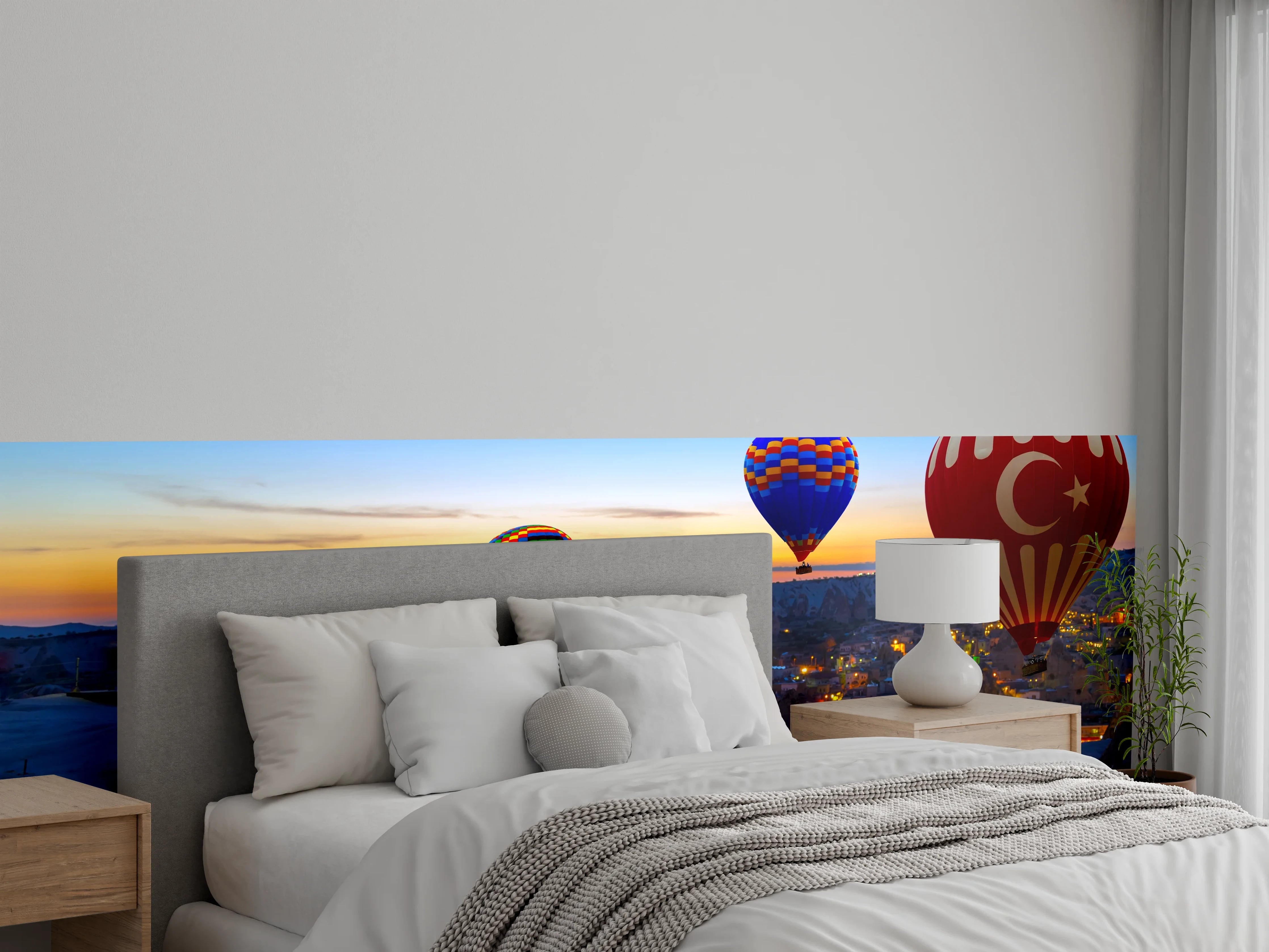 Wandverkleidung Schlafzimmer - Kappadokien Ballons über leuchtender Landschaft