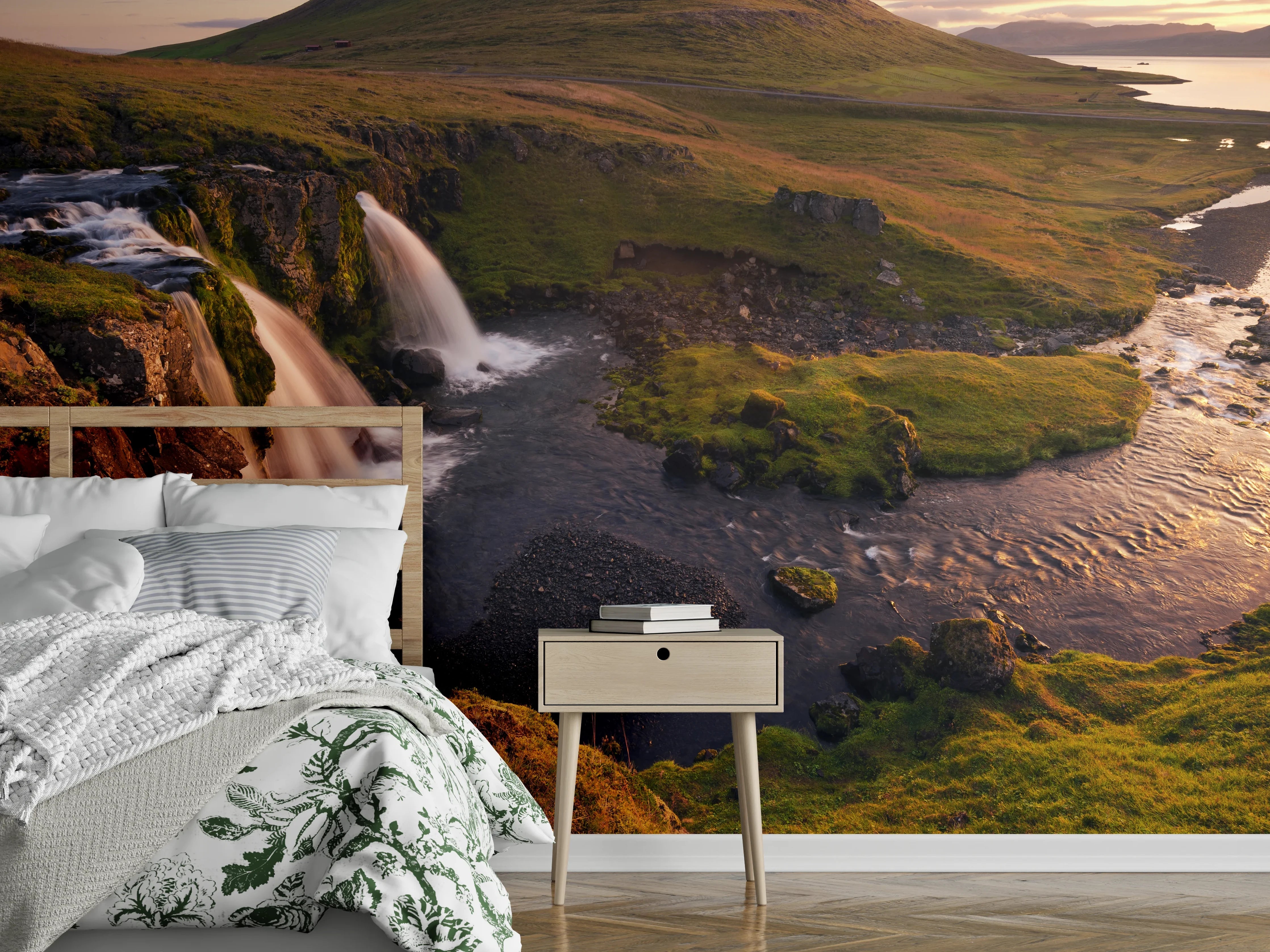 Wandverkleidung Schlafzimmer - Kirkjufell Berge Wasserfall Sonnenuntergang