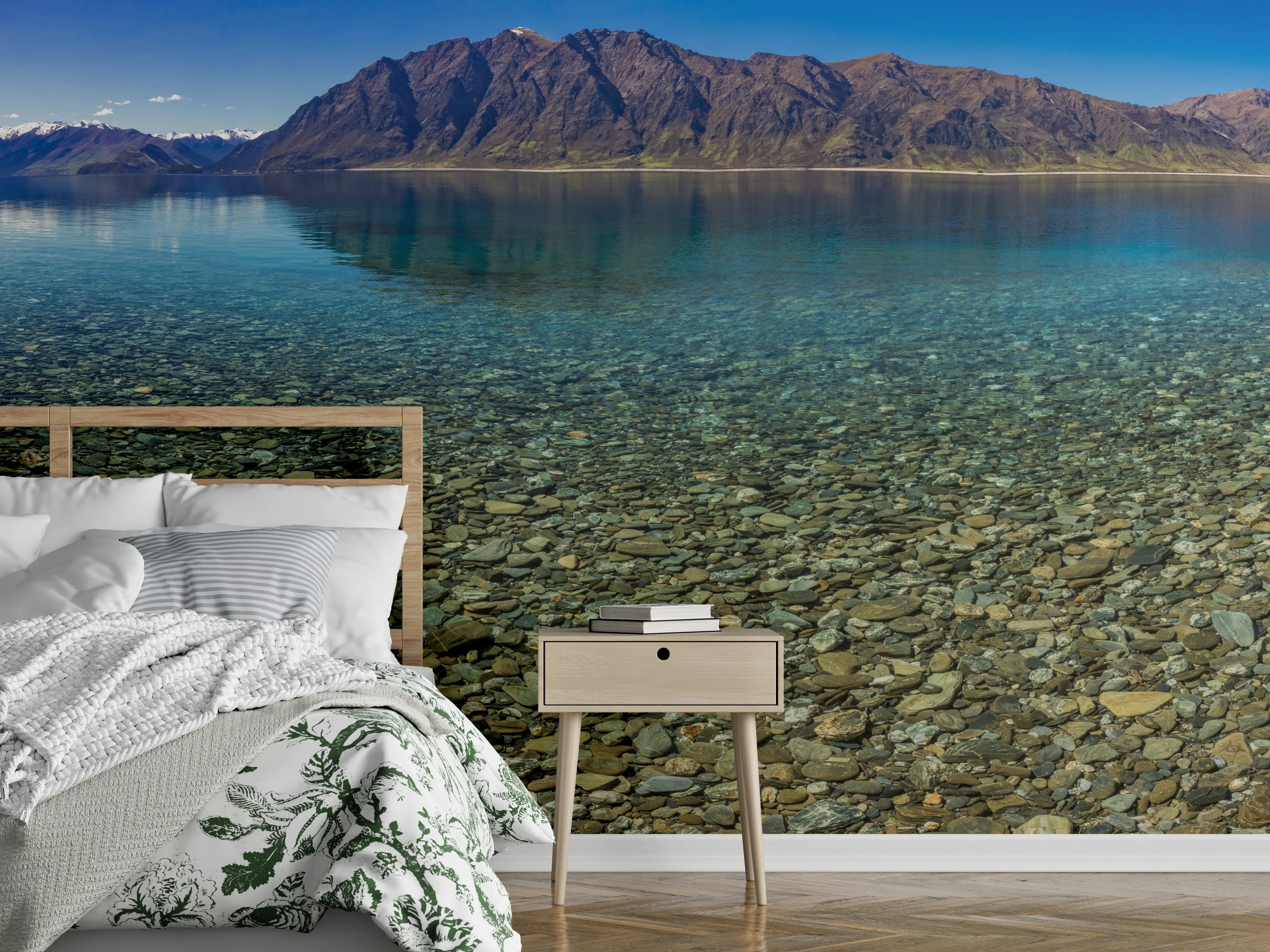 Wandverkleidung Schlafzimmer - Kristallklarer Bergsee mit Gebirgspanorama