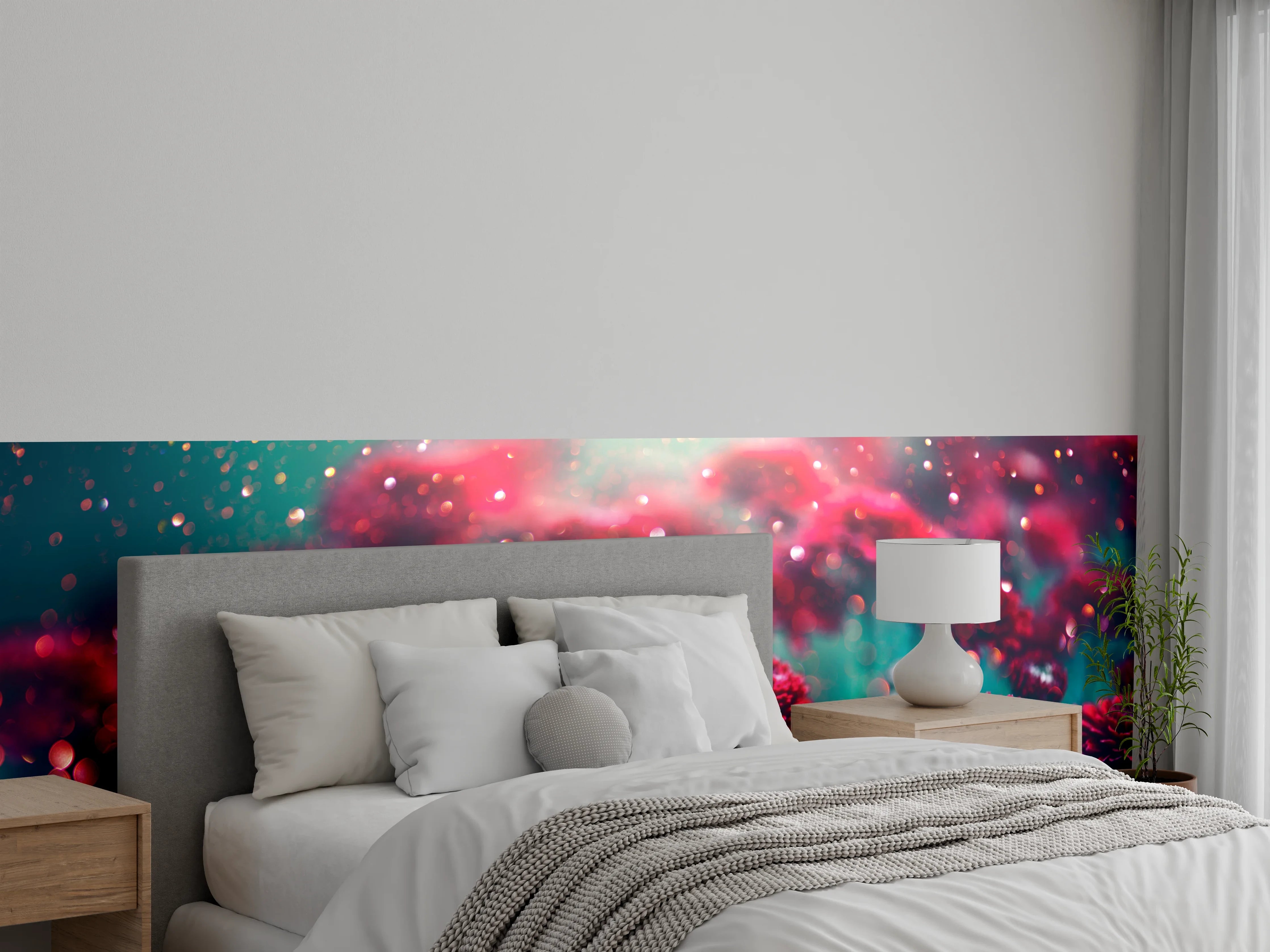 Wandverkleidung Schlafzimmer - Leuchtend rote Blumen im Garten
