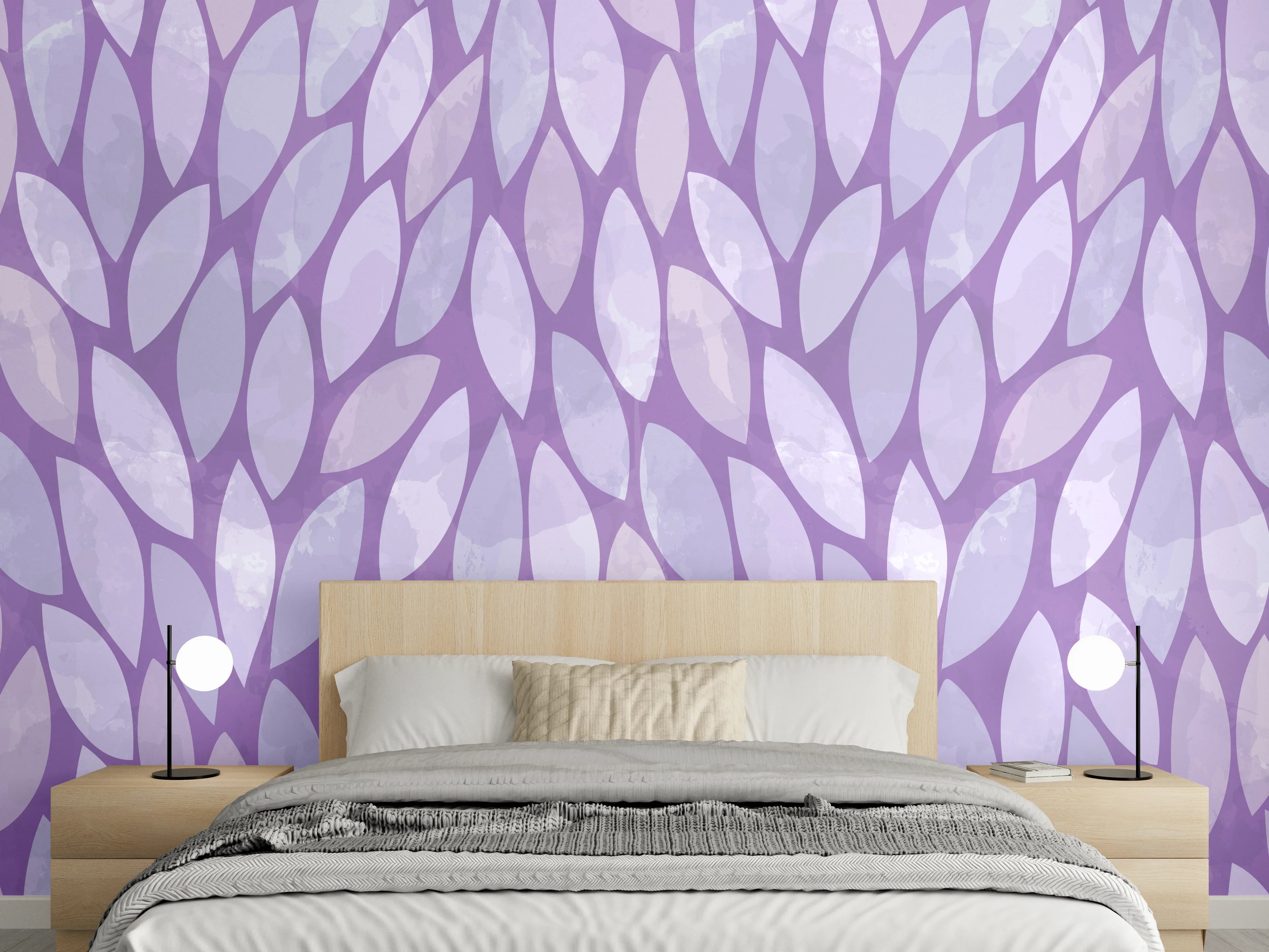 Wandverkleidung Schlafzimmer - Lila Blumenmuster mit zarten Blättern