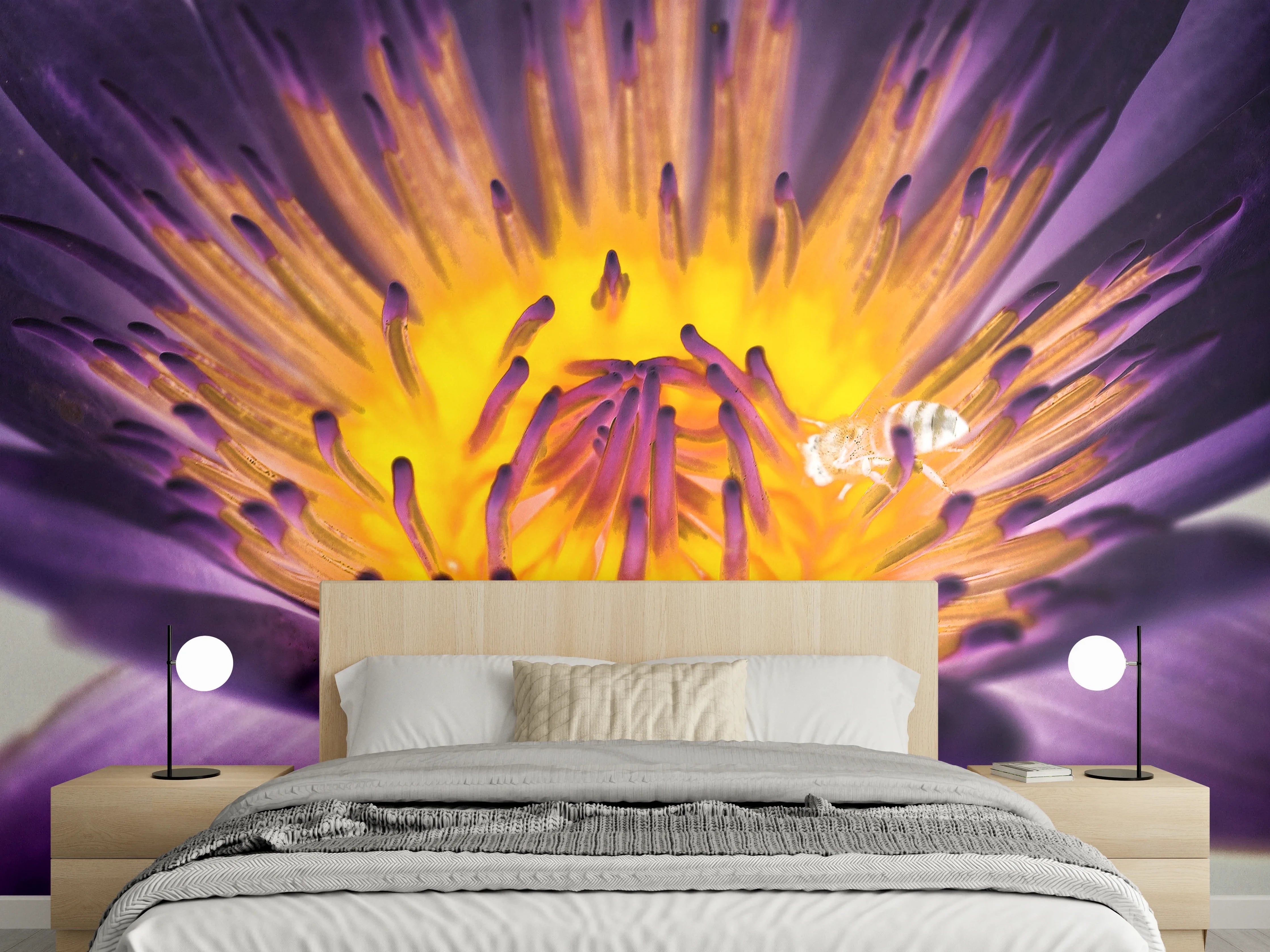 Wandverkleidung Schlafzimmer - Lila-gelbe Seerose Makroblüte