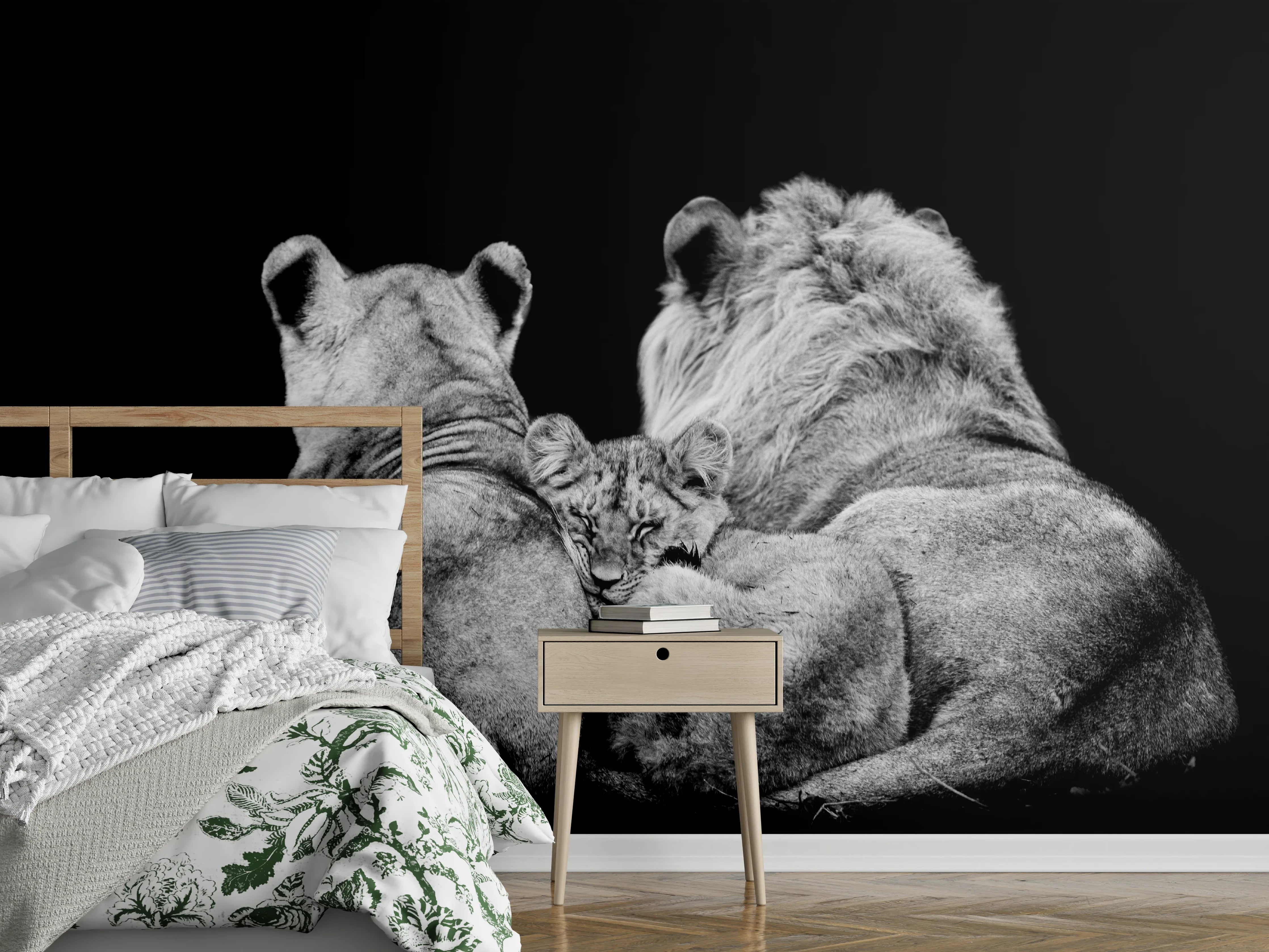 Wandverkleidung Schlafzimmer - Löwenfamilie liegend mit schwarzem Hintergrund