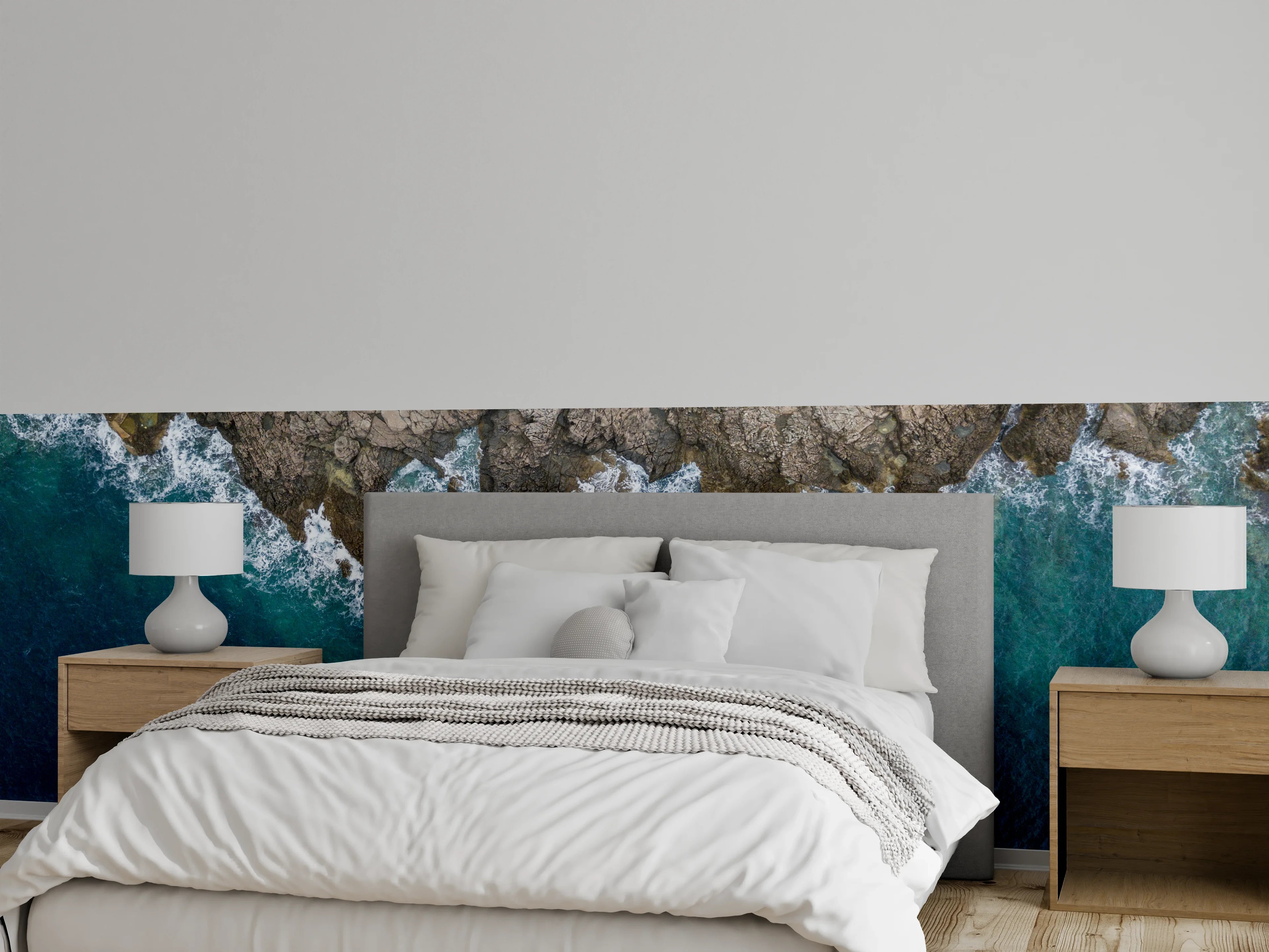 Wandverkleidung Schlafzimmer - Luftaufnahme Felsen trifft türkisblaues Meer