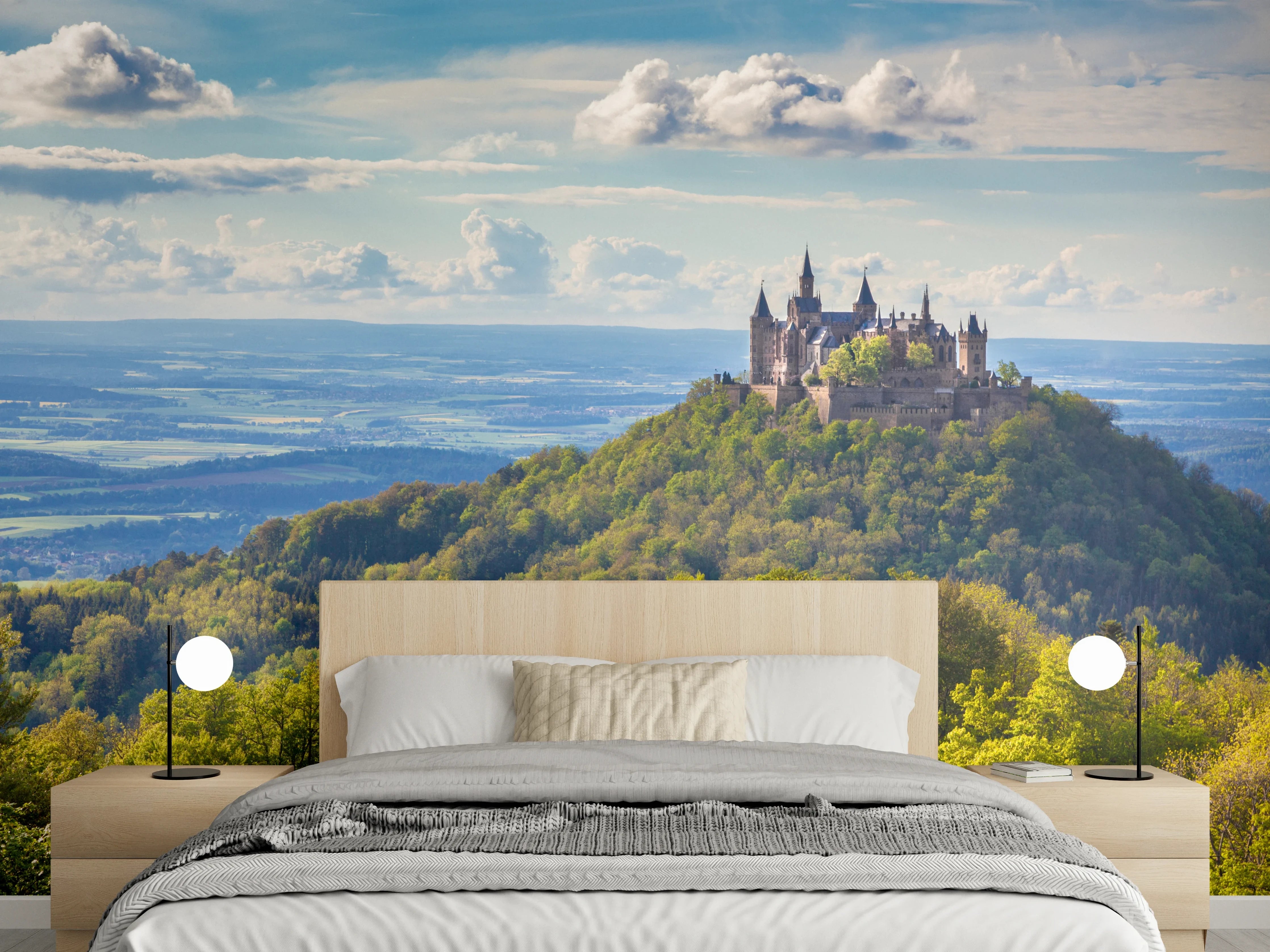 Wandverkleidung Schlafzimmer - Märchenschloss über grünen Hügeln