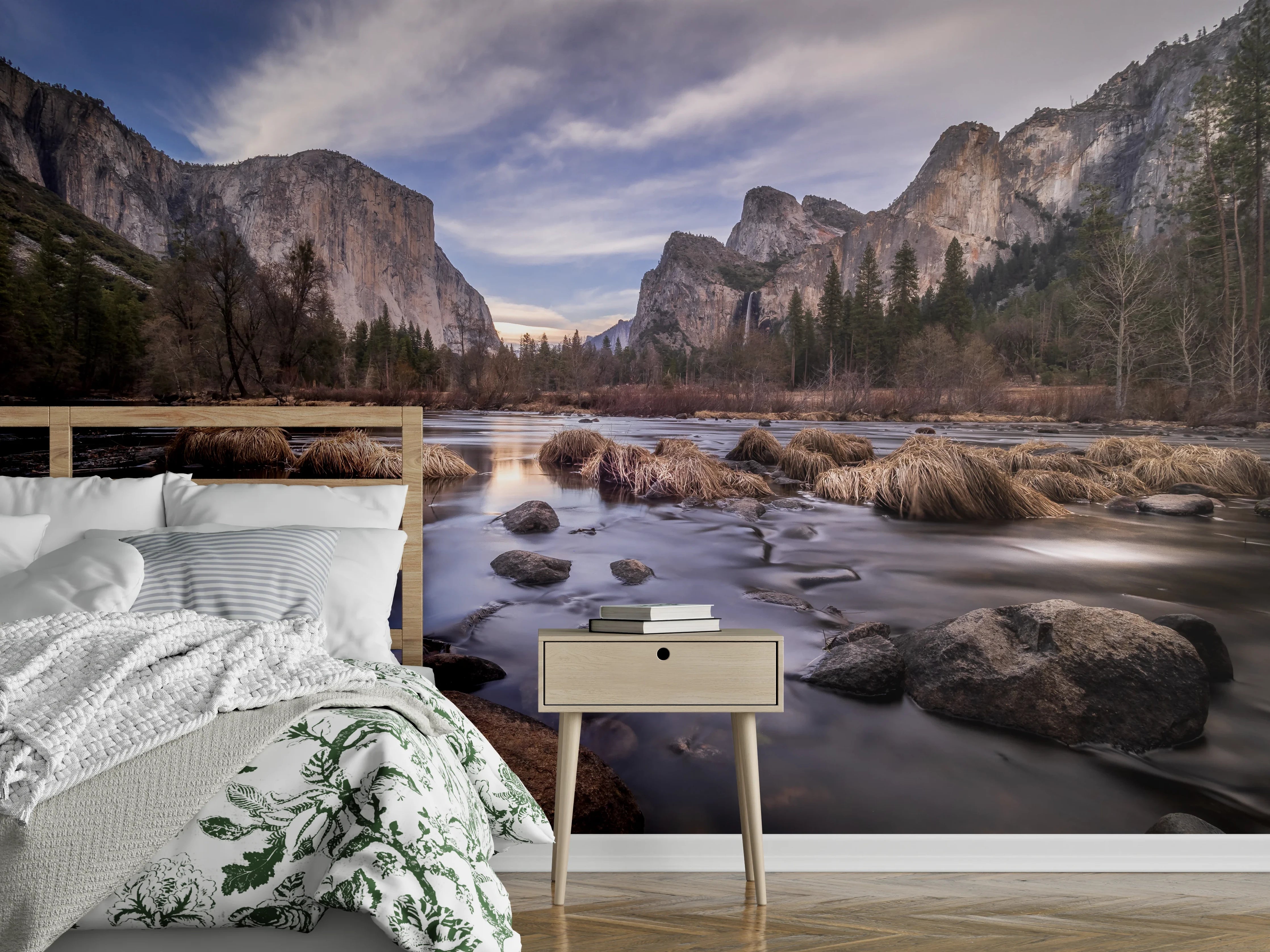 Wandverkleidung Schlafzimmer - Magische Berglandschaft Fluss Abendstimmung