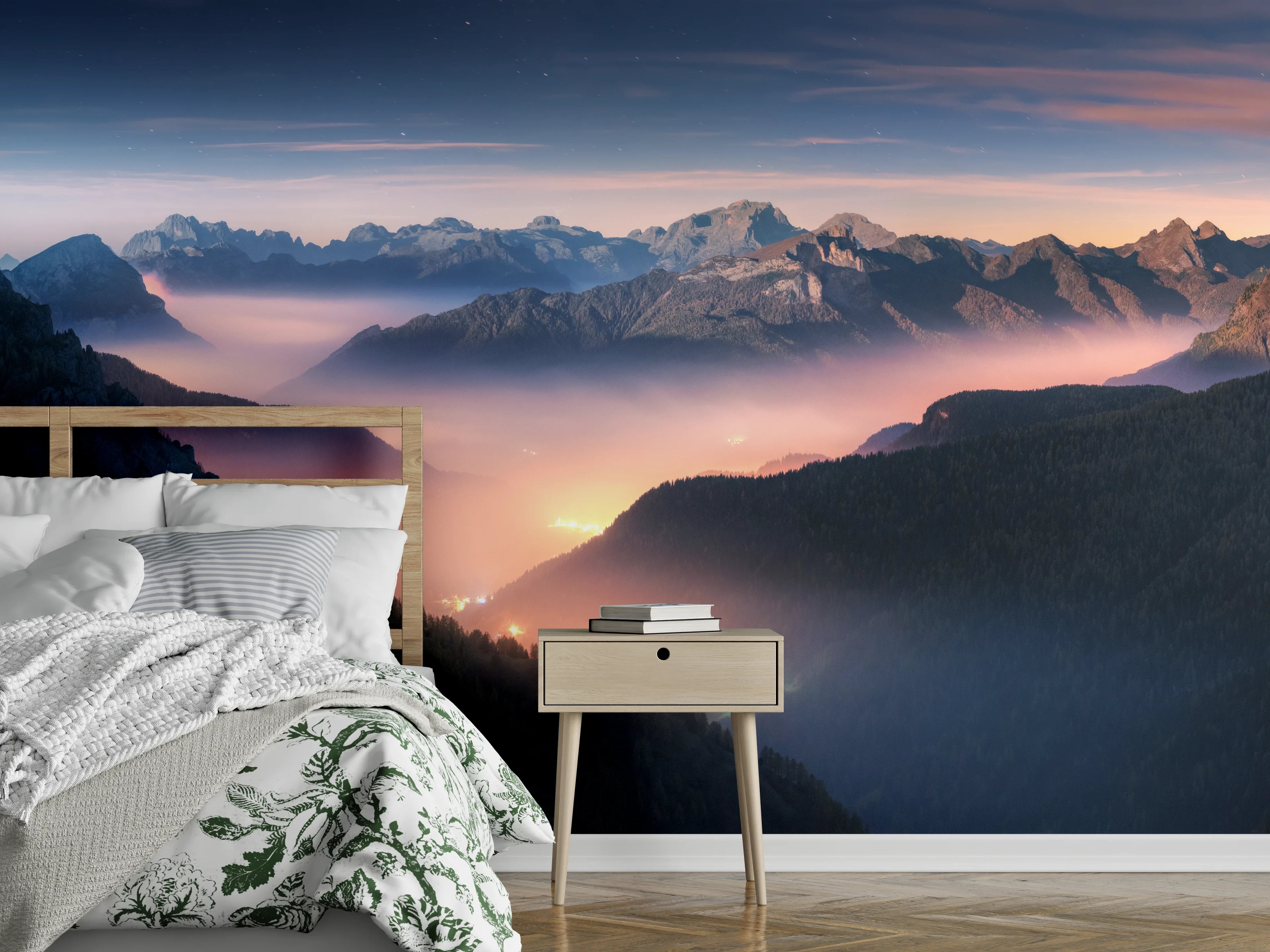 Wandverkleidung Schlafzimmer - Magische Berglandschaft bei Sonnenaufgang