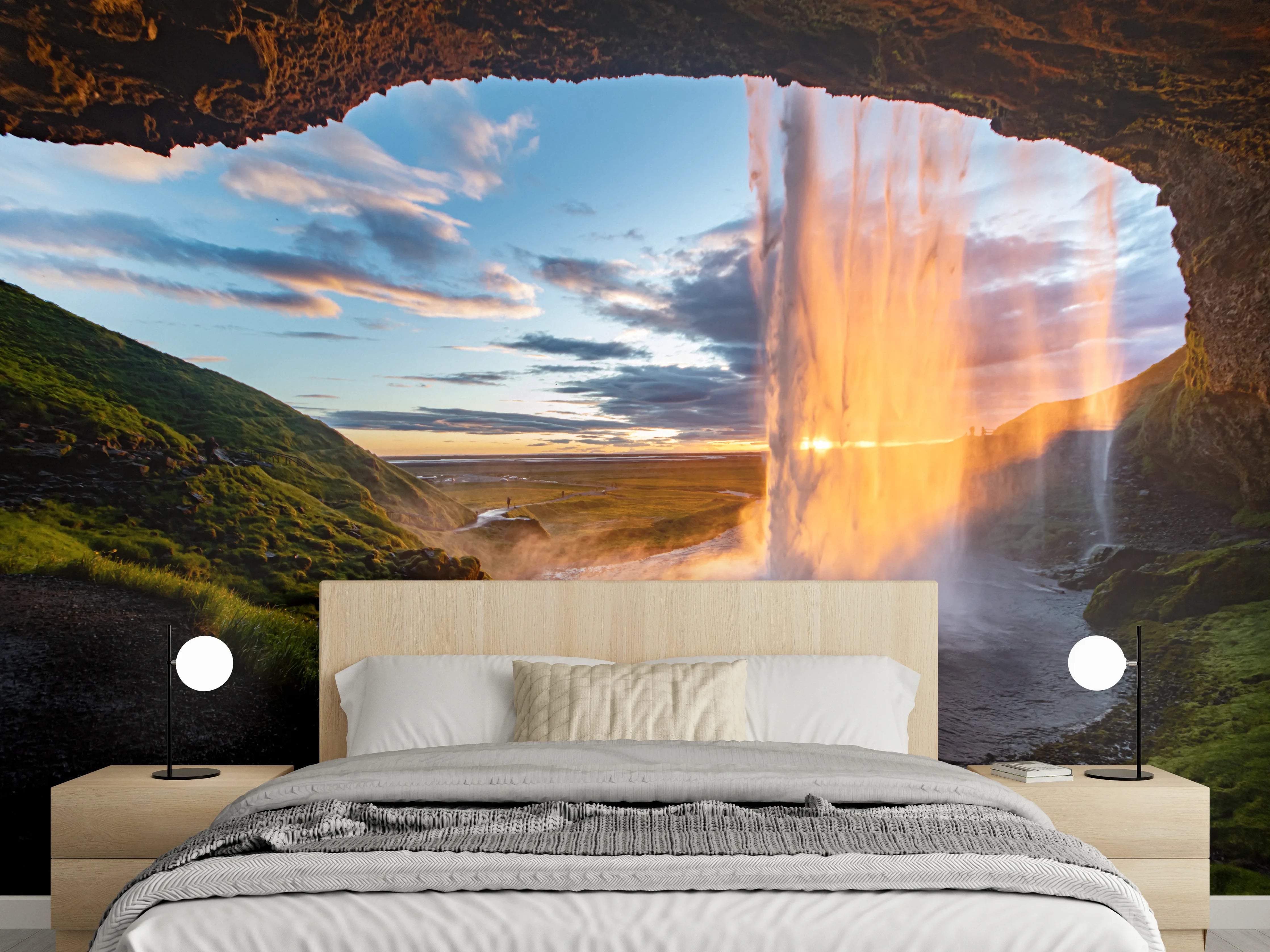 Wandverkleidung Schlafzimmer - Magischer Wasserfall im Sonnenuntergang