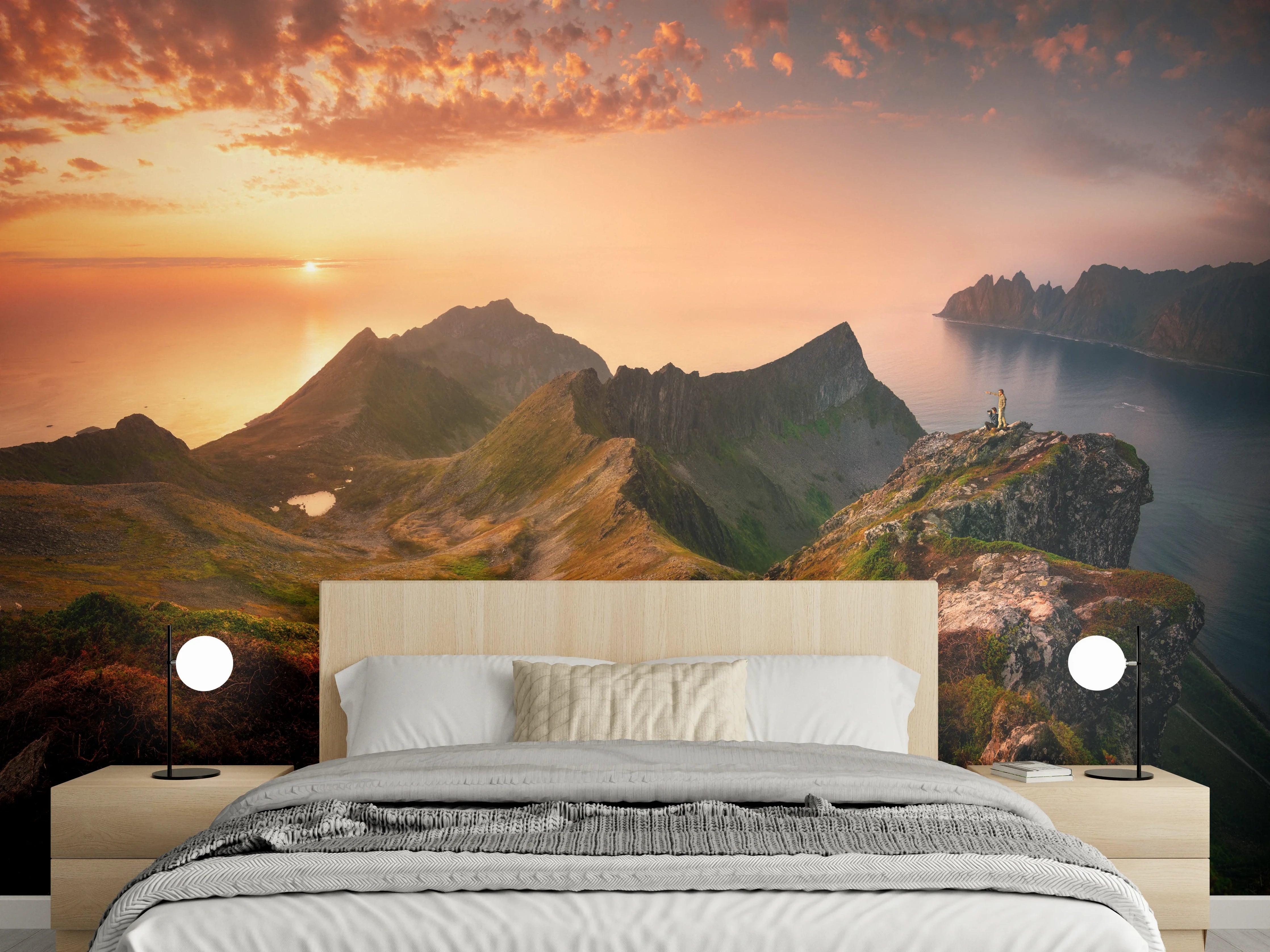 Wandverkleidung Schlafzimmer - Majestätische Berglandschaft bei Sonnenuntergang