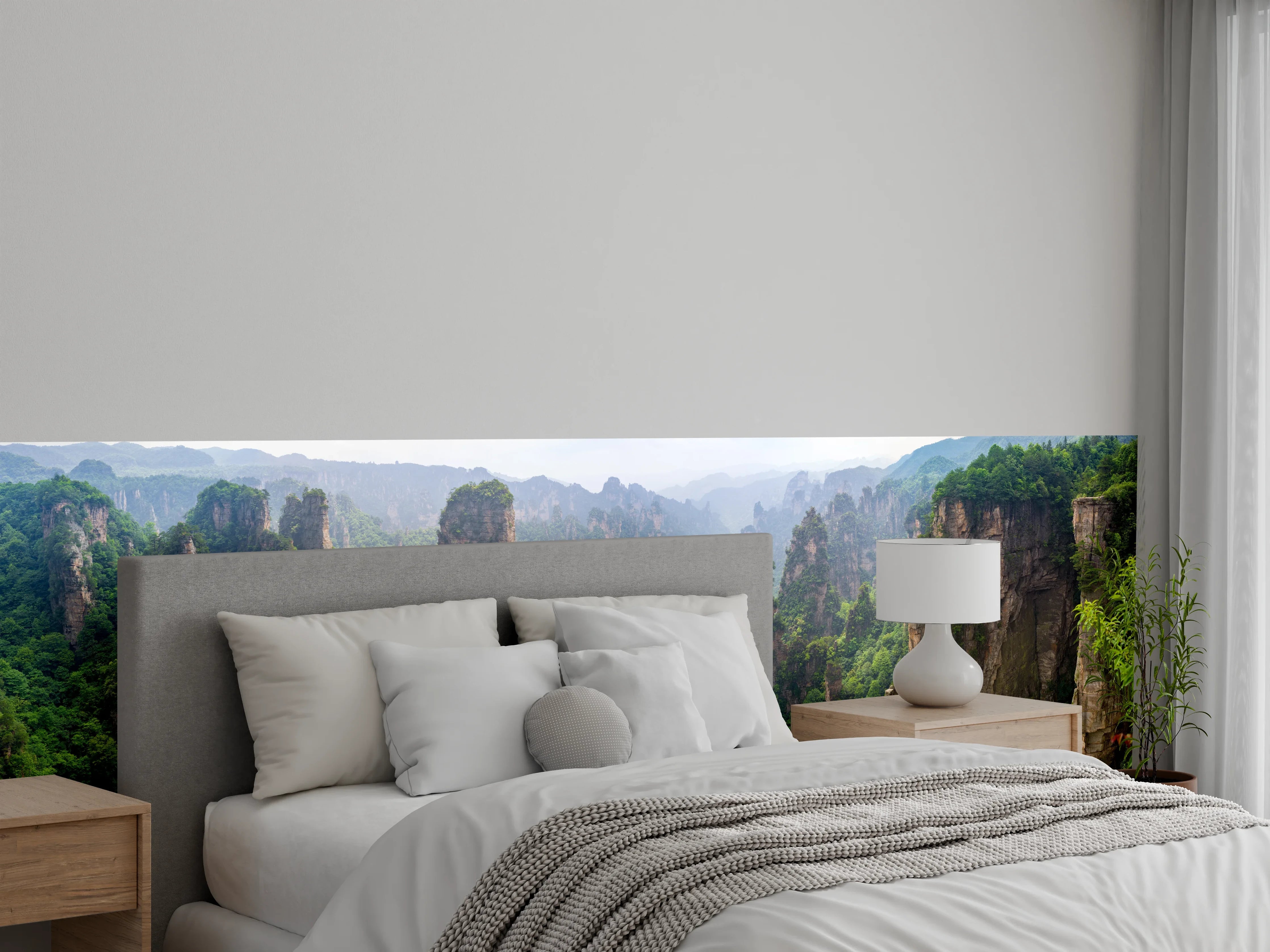 Wandverkleidung Schlafzimmer - Majestätische Felsenlandschaft in grünem Wald