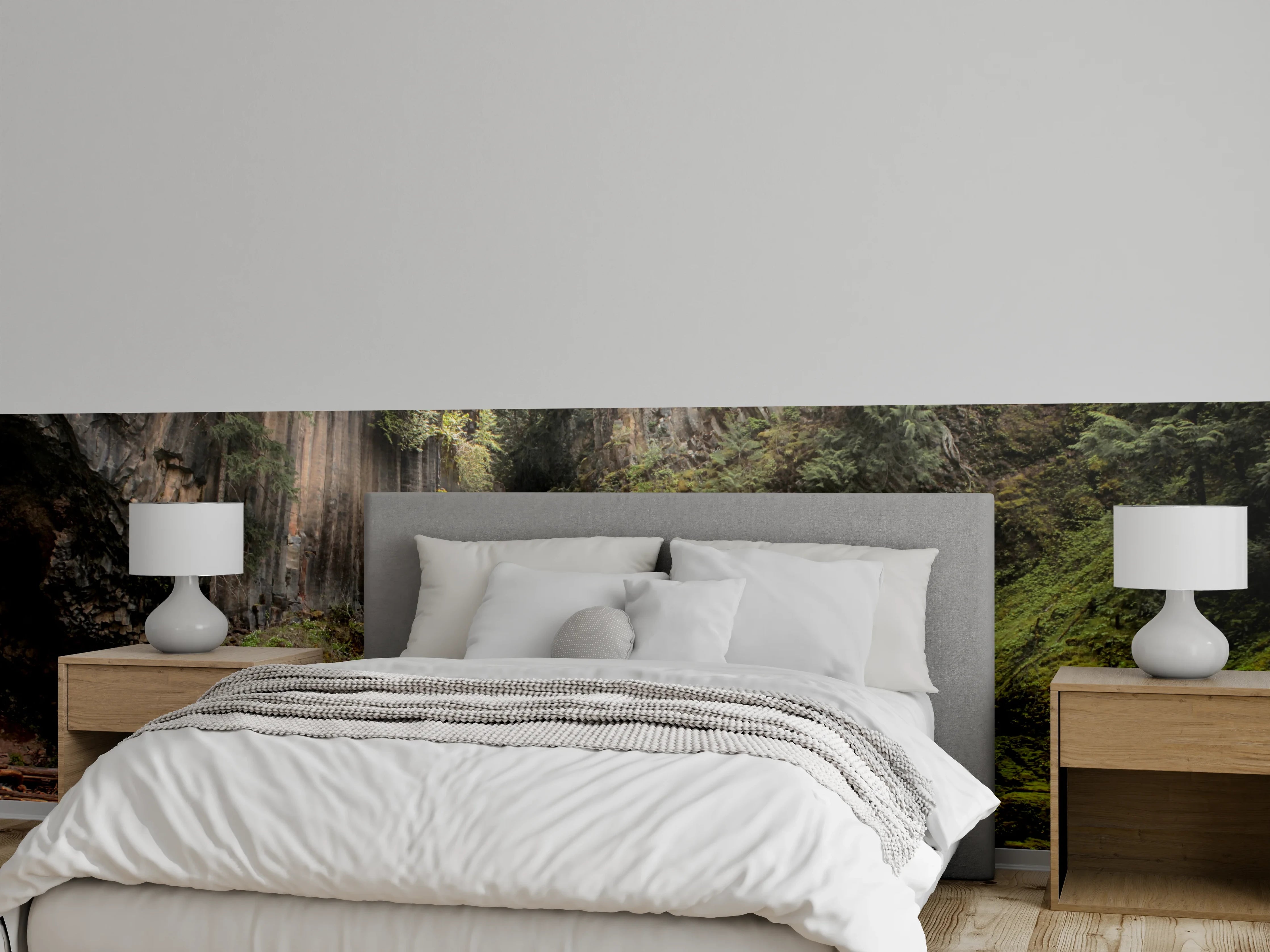 Wandverkleidung Schlafzimmer - Majestätischer Wasserfall im Waldpanorama