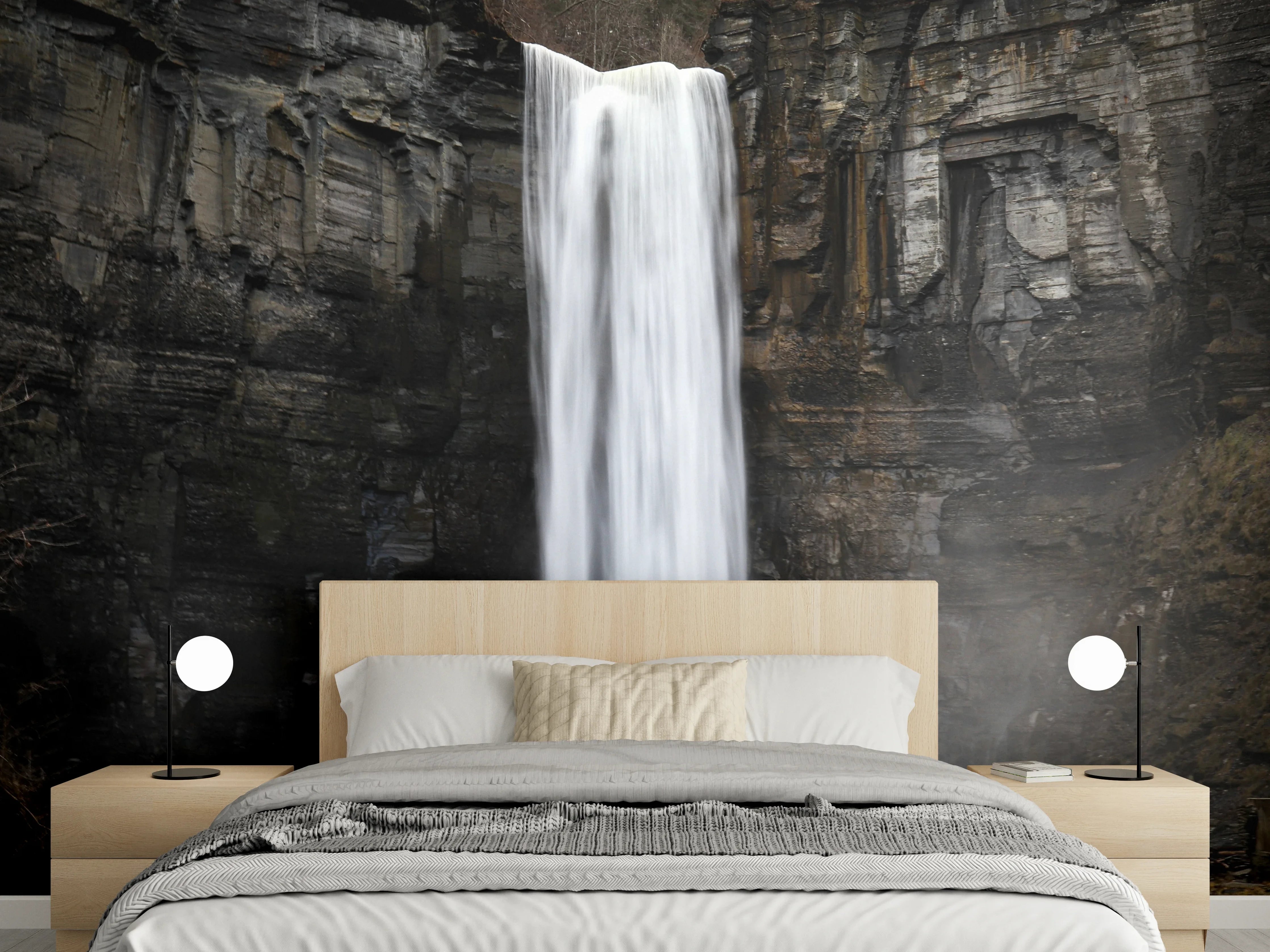 Wandverkleidung Schlafzimmer - Majestätischer Wasserfall in Naturkulisse