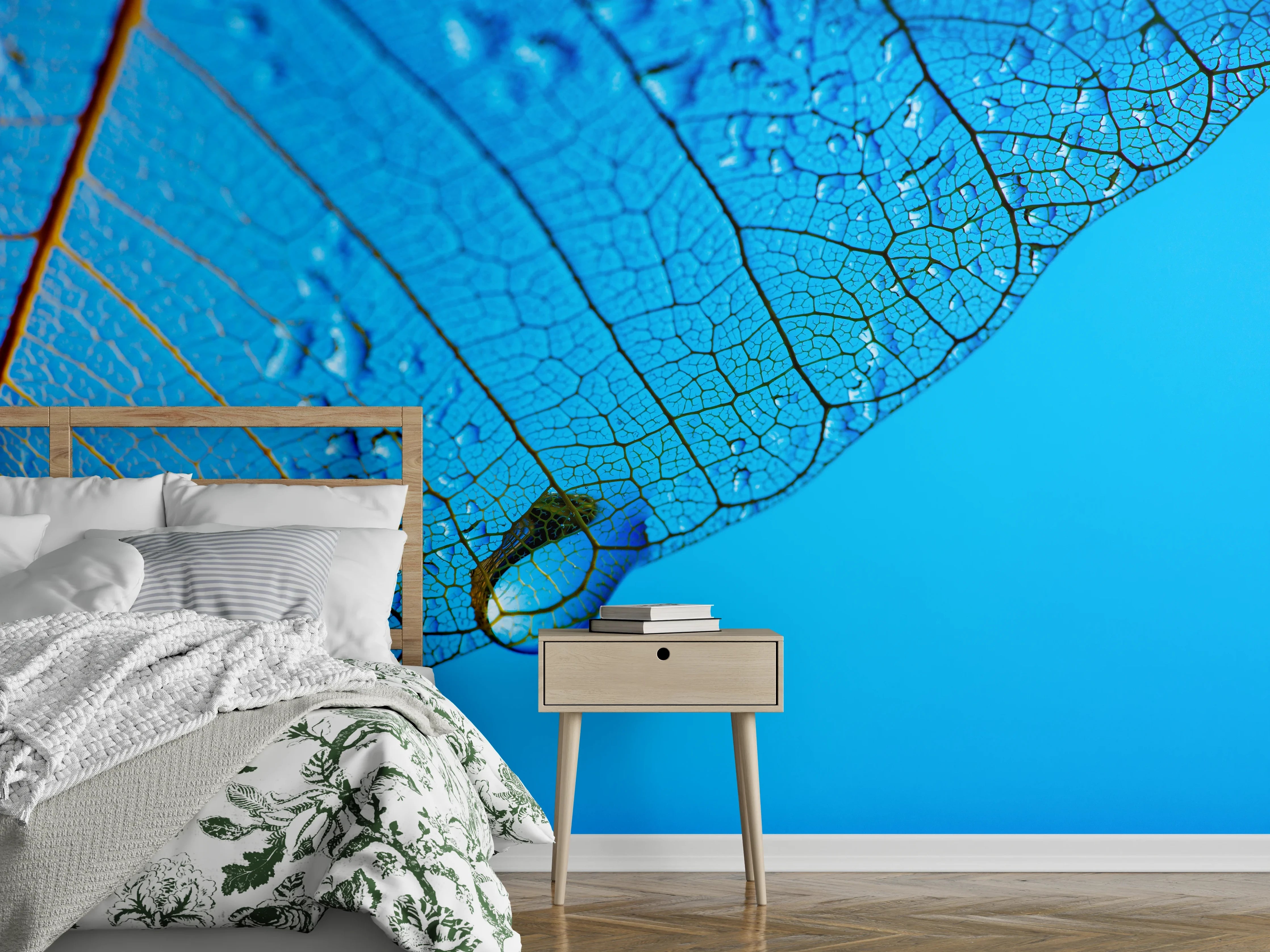 Wandverkleidung Schlafzimmer - Makroaufnahme eines blauen Blattes