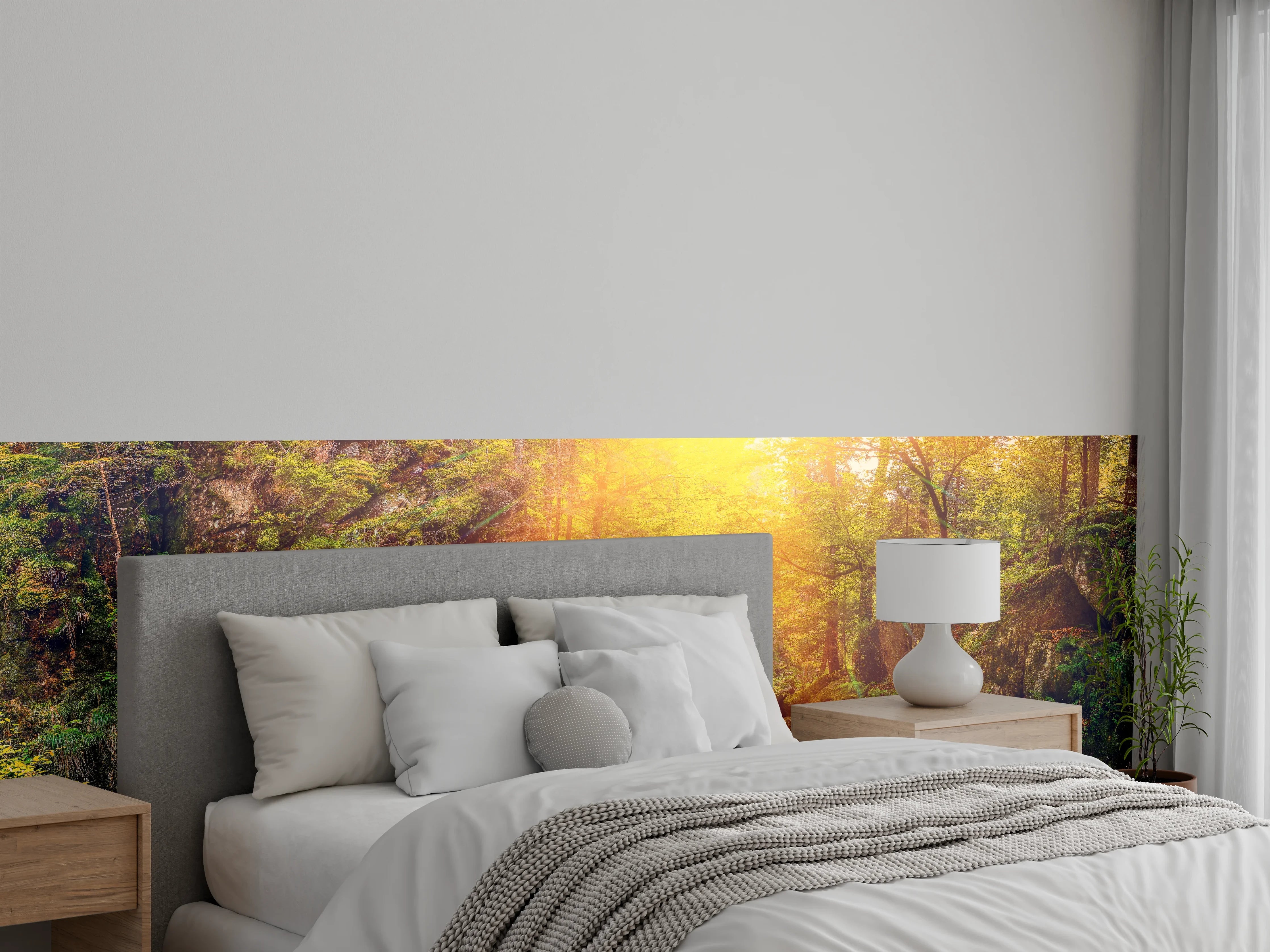Wandverkleidung Schlafzimmer - Malerischer Sonnenstrahl am Waldfluss