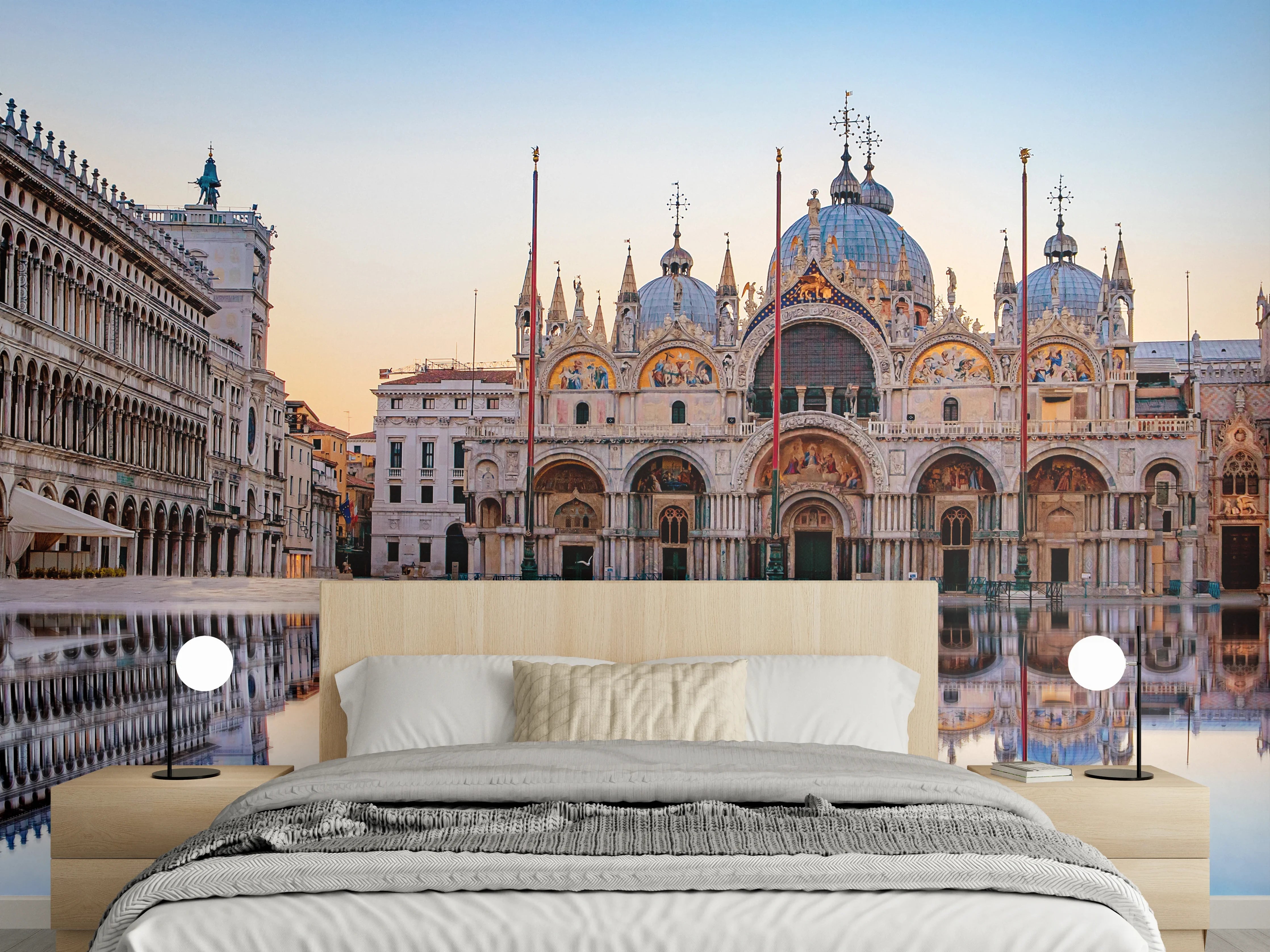 Wandverkleidung Schlafzimmer - Markusdom Venedig: Spiegelung im Sonnenaufgang