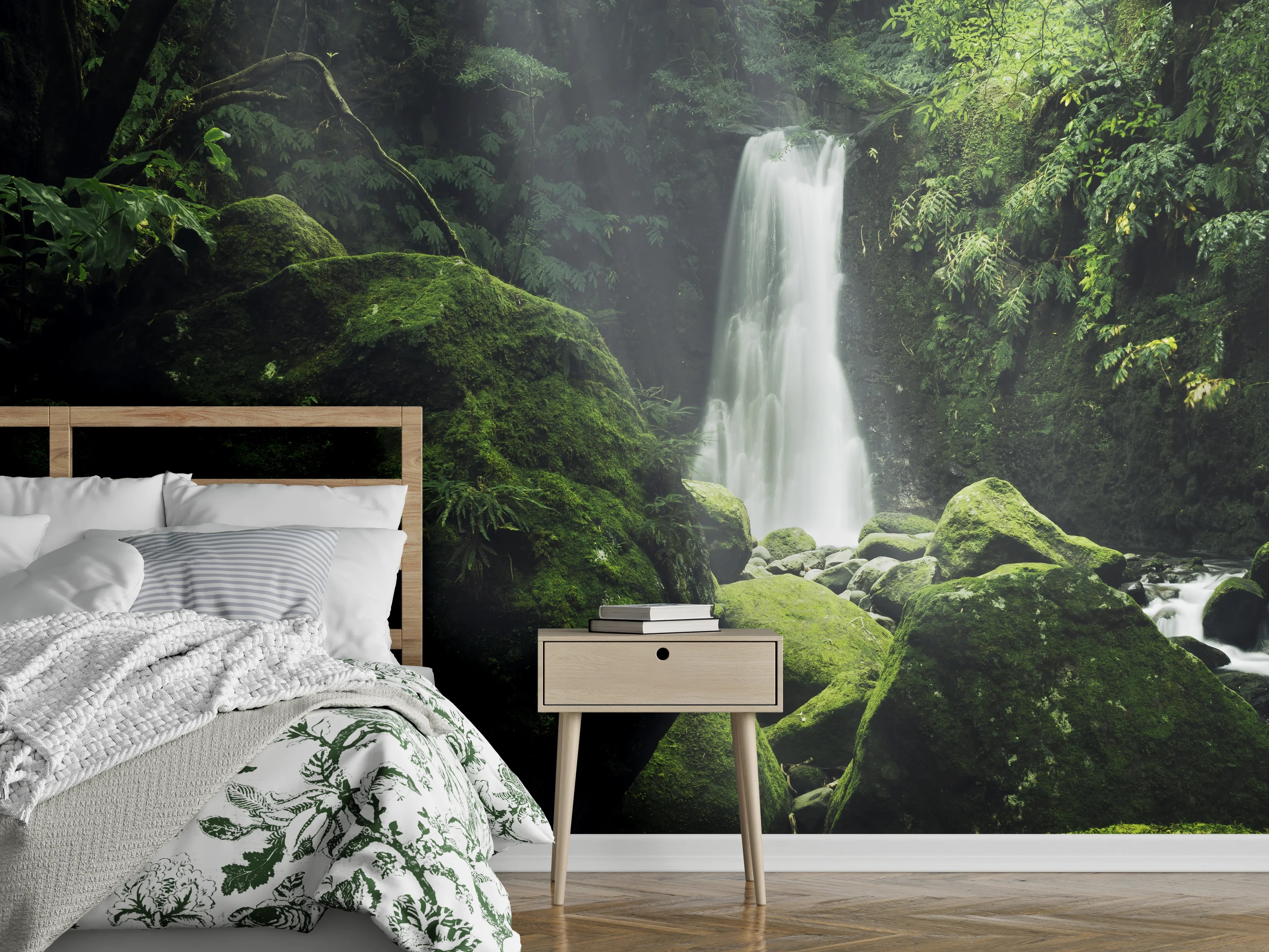 Wandverkleidung Schlafzimmer - Mystischer Waldwasserfall Panorama