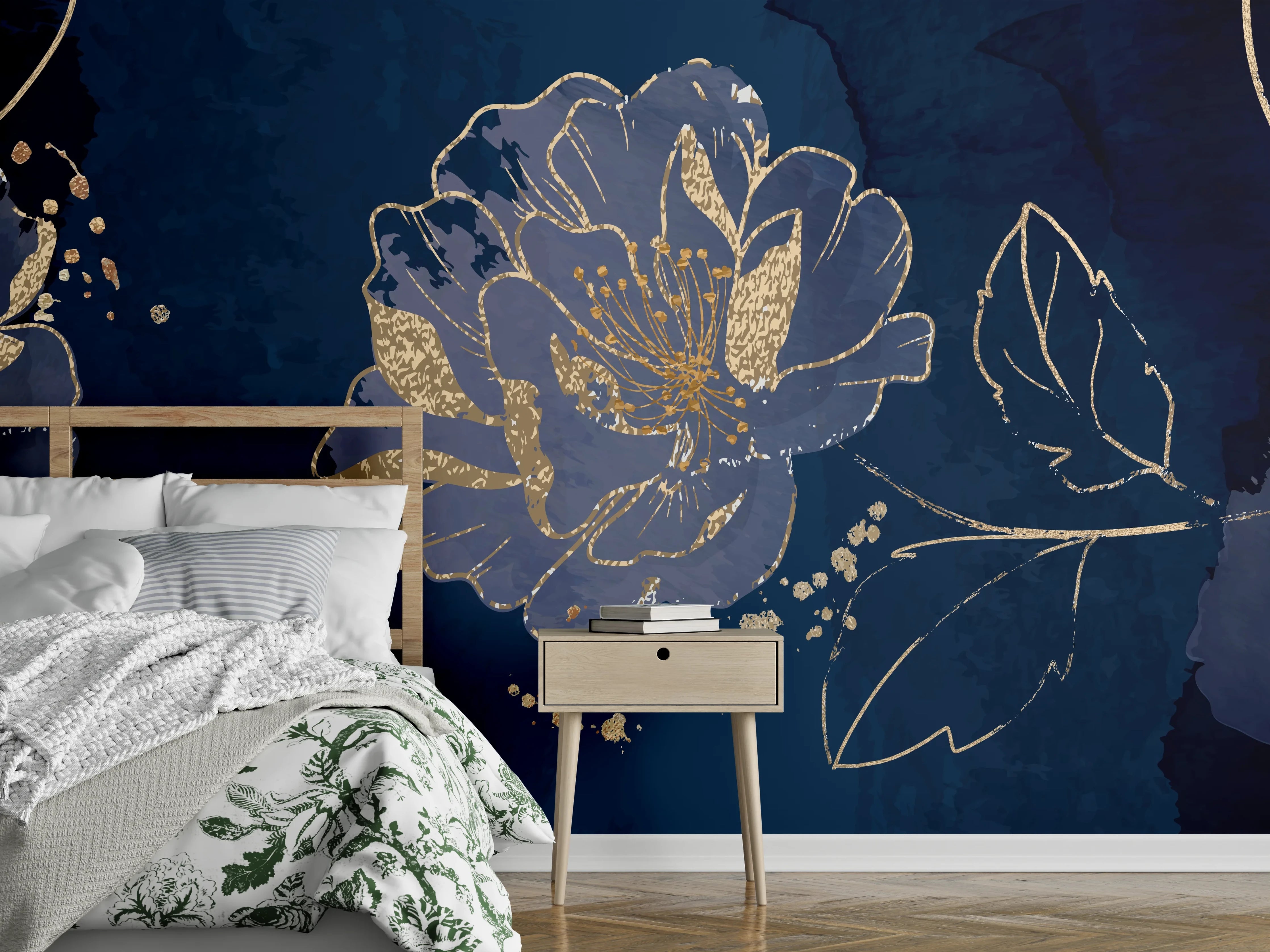 Wandverkleidung Schlafzimmer - Nachtblaue Blumen Goldakzente