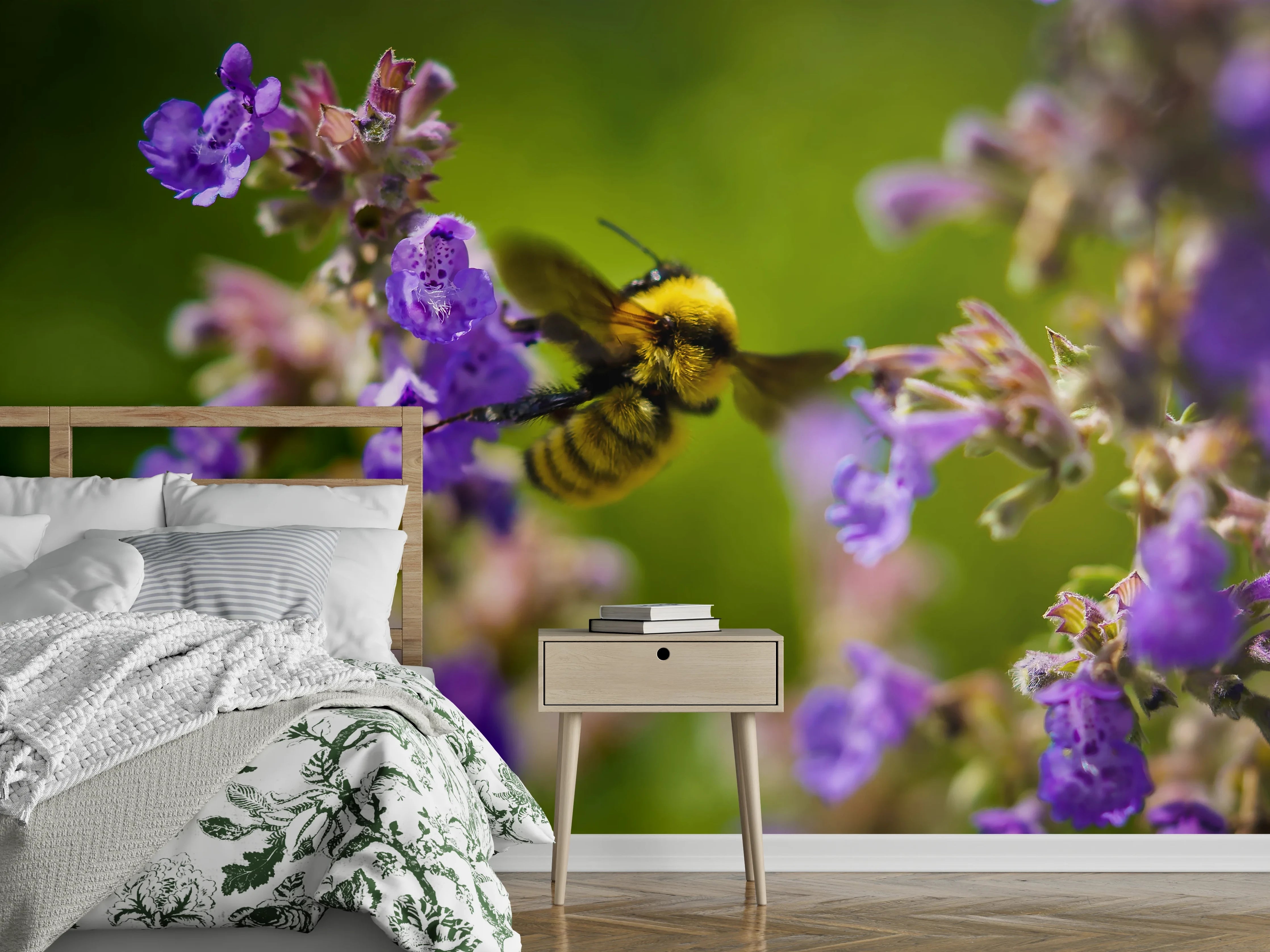 Wandverkleidung Schlafzimmer - Nahaufnahme einer Honigbiene
