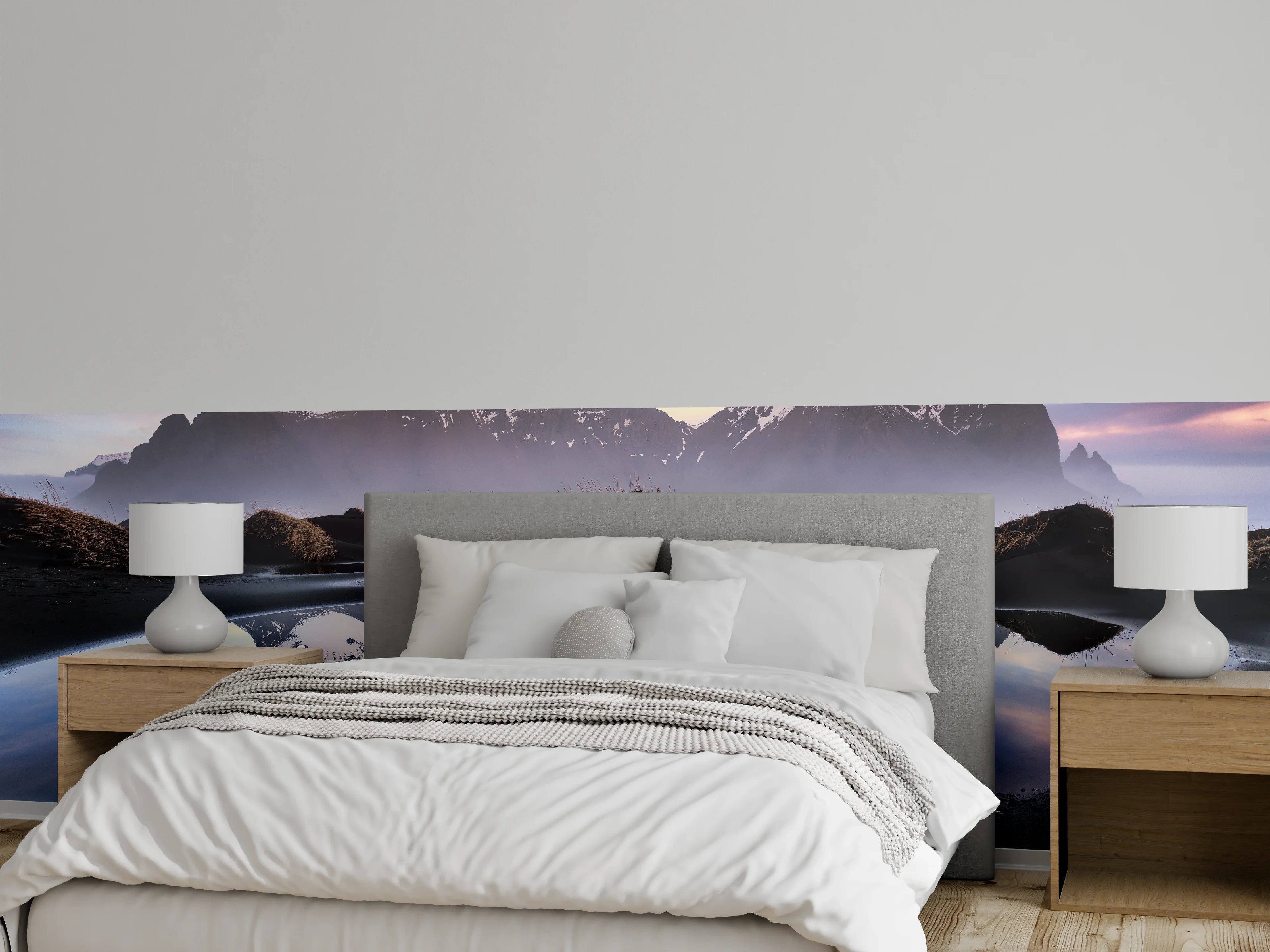 Wandverkleidung Schlafzimmer - Nordische Berglandschaft mit Spiegelung