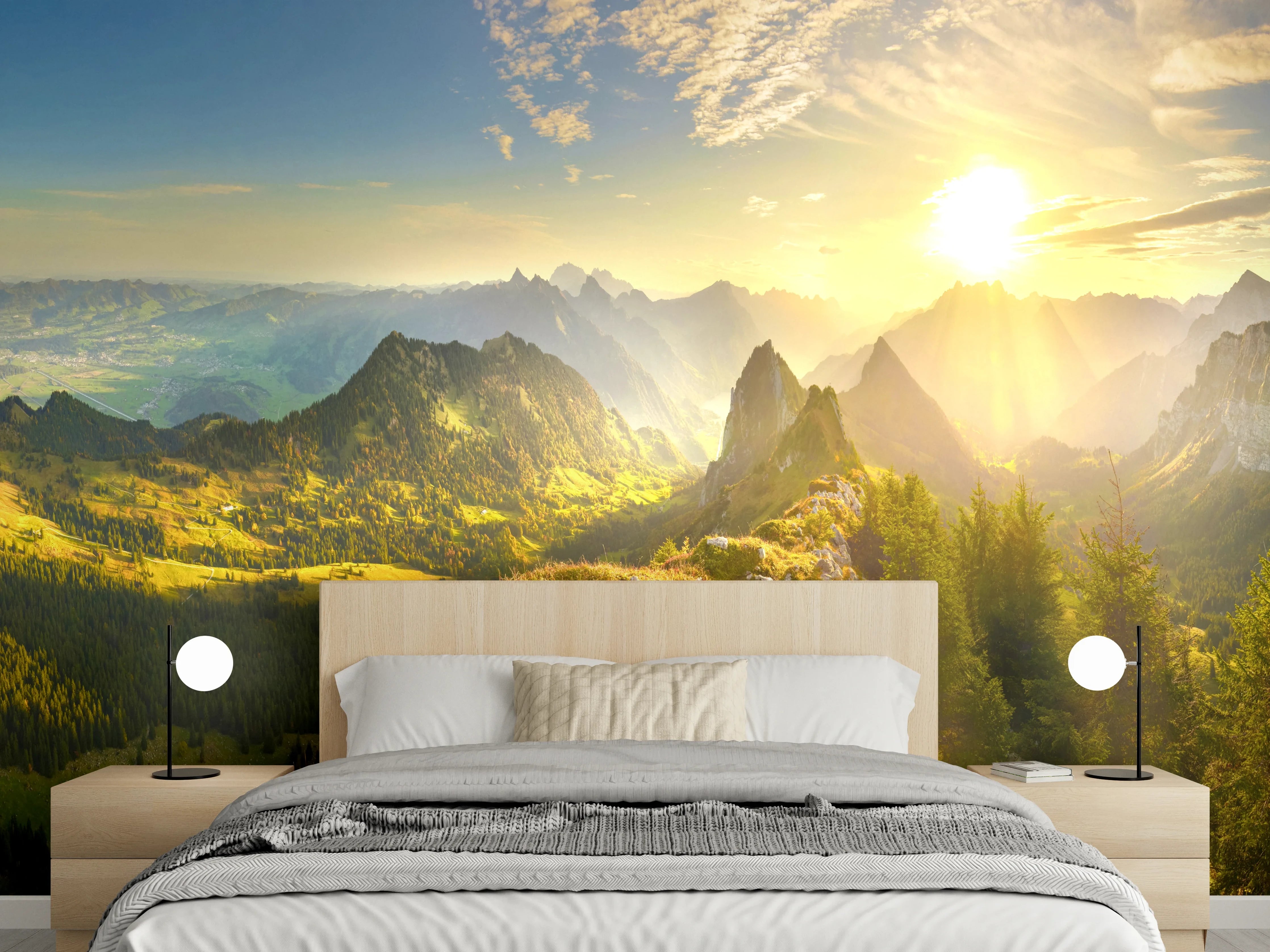 Wandverkleidung Schlafzimmer - Panorama Berglandschaft im Sonnenlicht