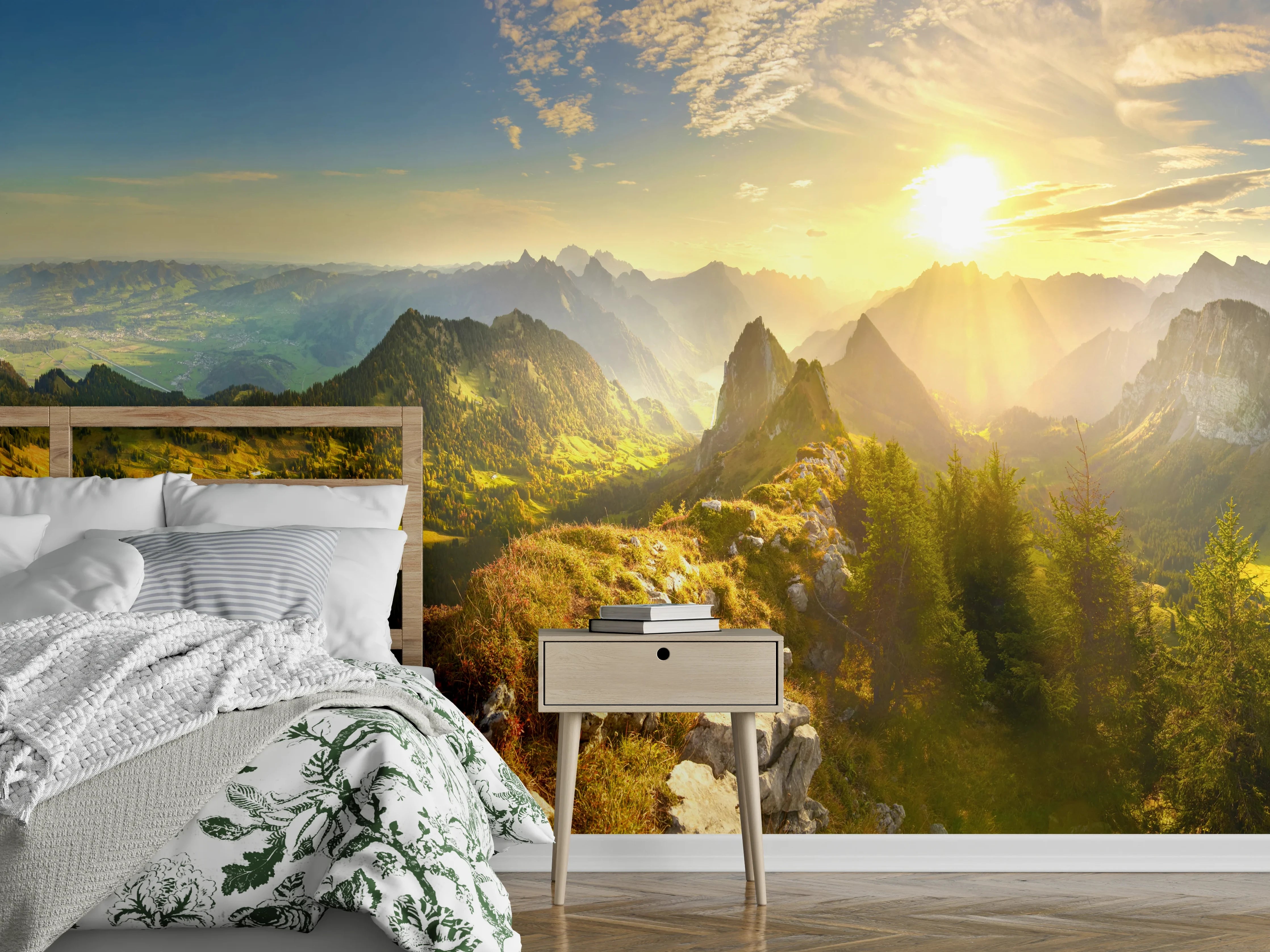 Wandverkleidung Schlafzimmer - Panorama Berglandschaft im Sonnenlicht