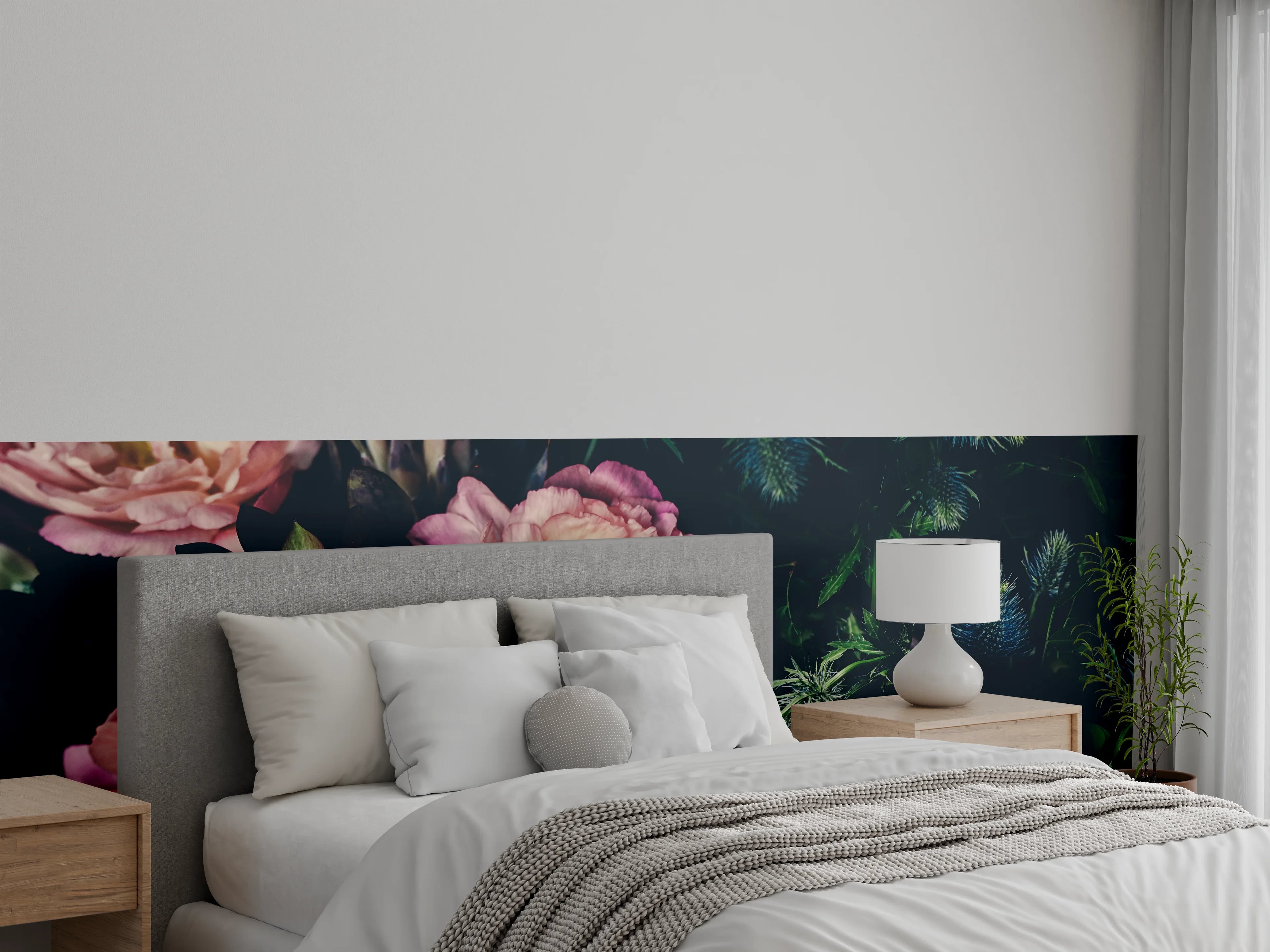 Wandverkleidung Schlafzimmer - Rosa Blüten auf einer Wiese