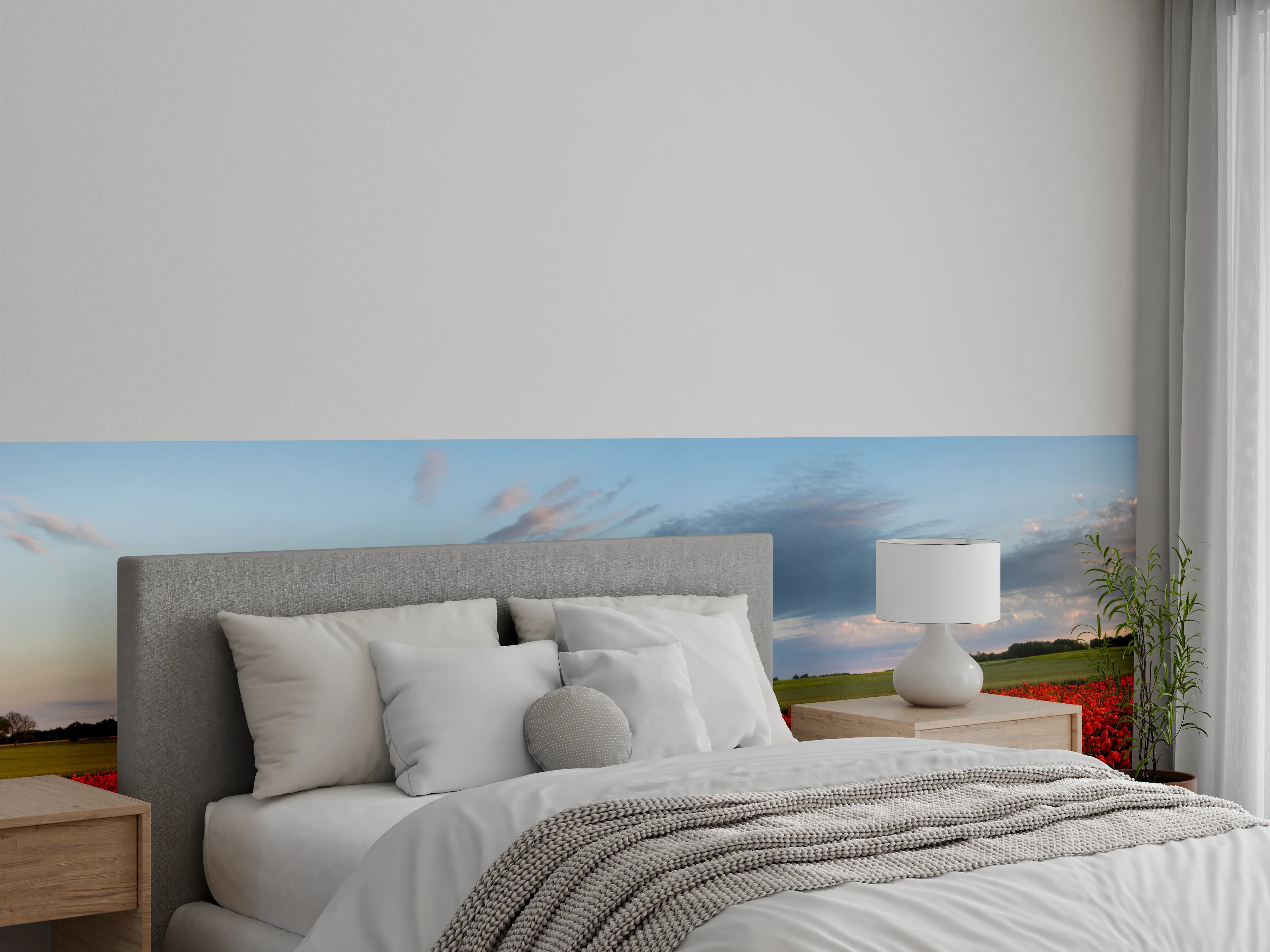 Wandverkleidung Schlafzimmer - Rotes Mohnfeld unter blauem Himmel