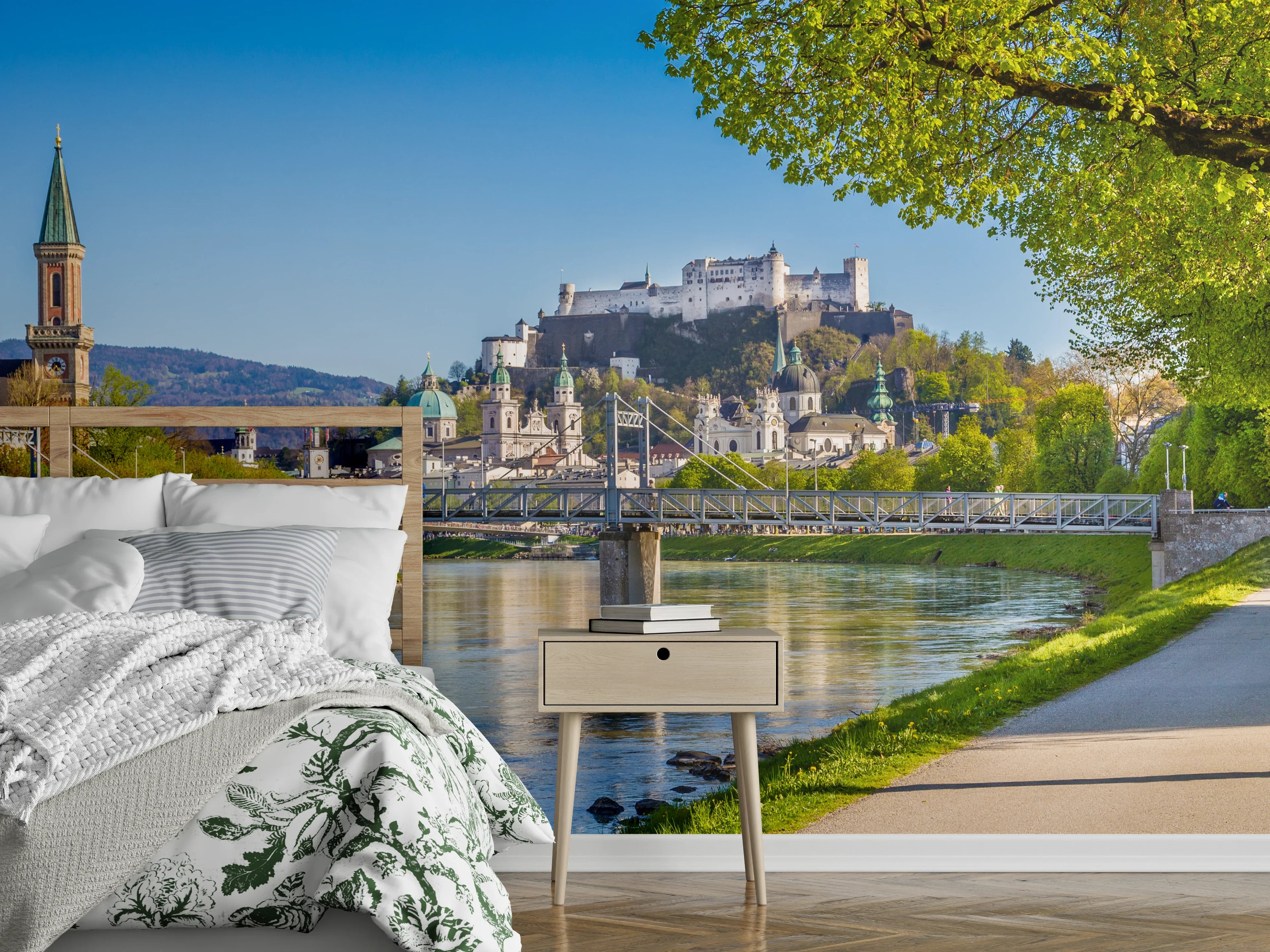 Wandverkleidung Schlafzimmer - Salzburg Panorama mit Burg im Frühling