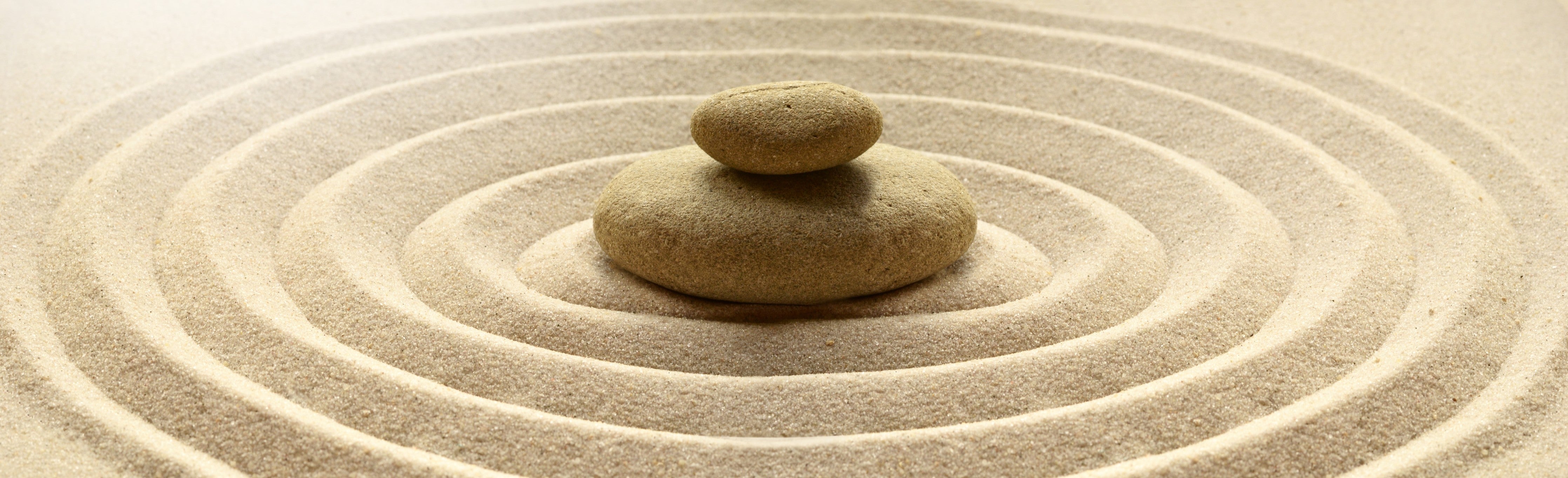Wandverkleidung Schlafzimmer-Sand im Zen-Garten