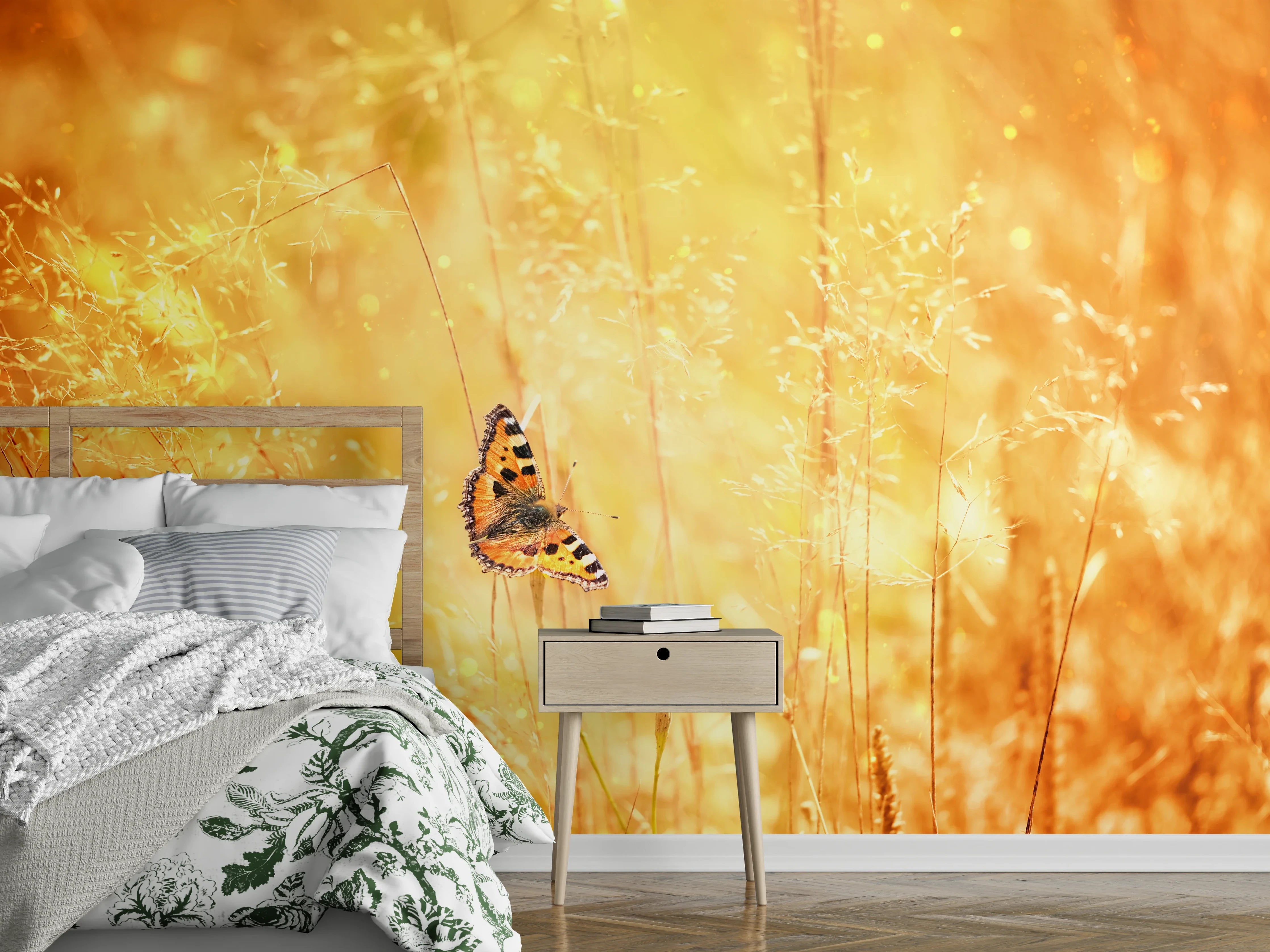 Wandverkleidung Schlafzimmer - Schmetterling im goldenen Sommergras
