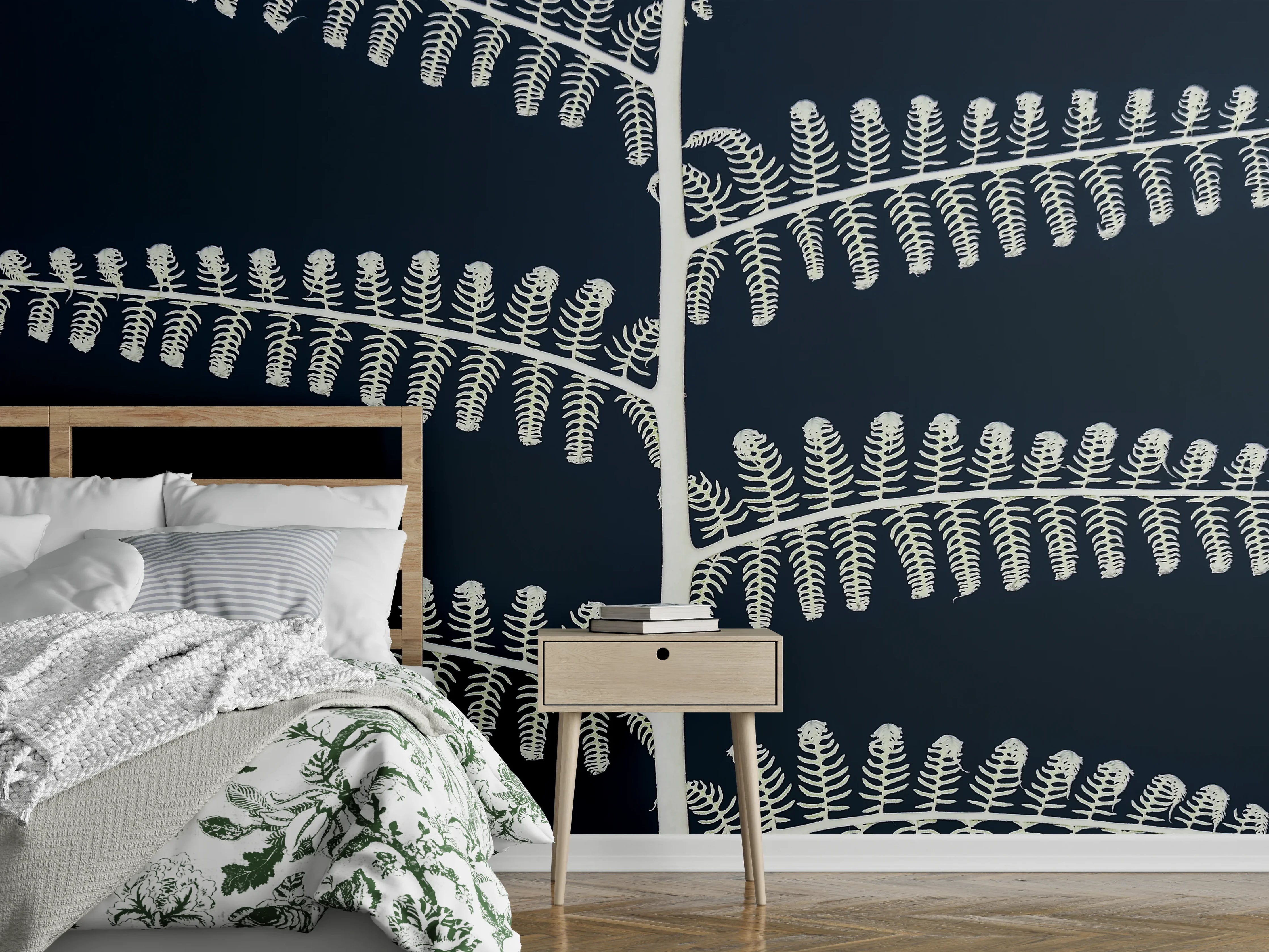 Wandverkleidung Schlafzimmer - Schwarze Wand mit weißen Farnblättern