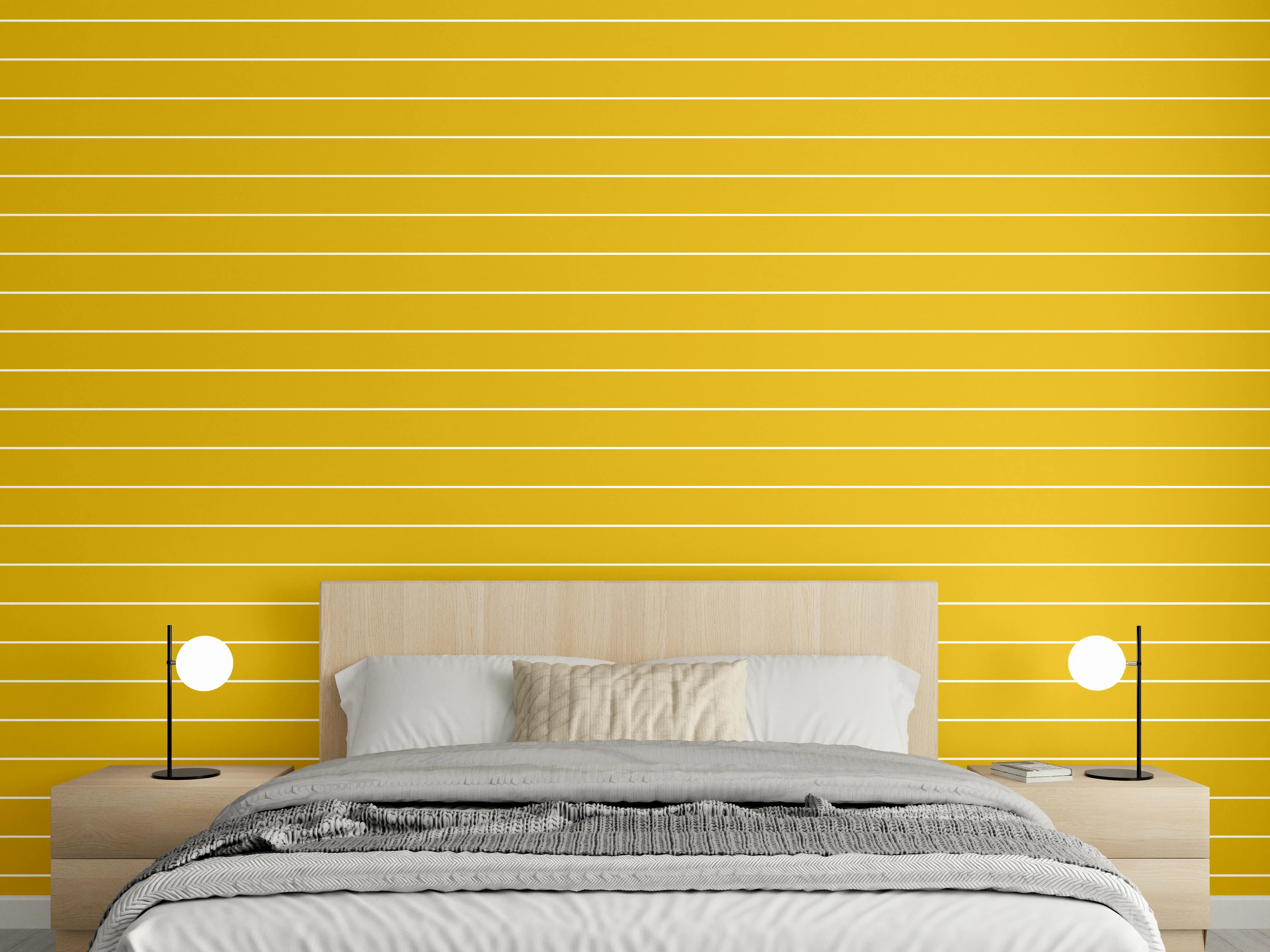 Wandverkleidung Schlafzimmer - Senfgelbes Streifenmuster als Wanddekor