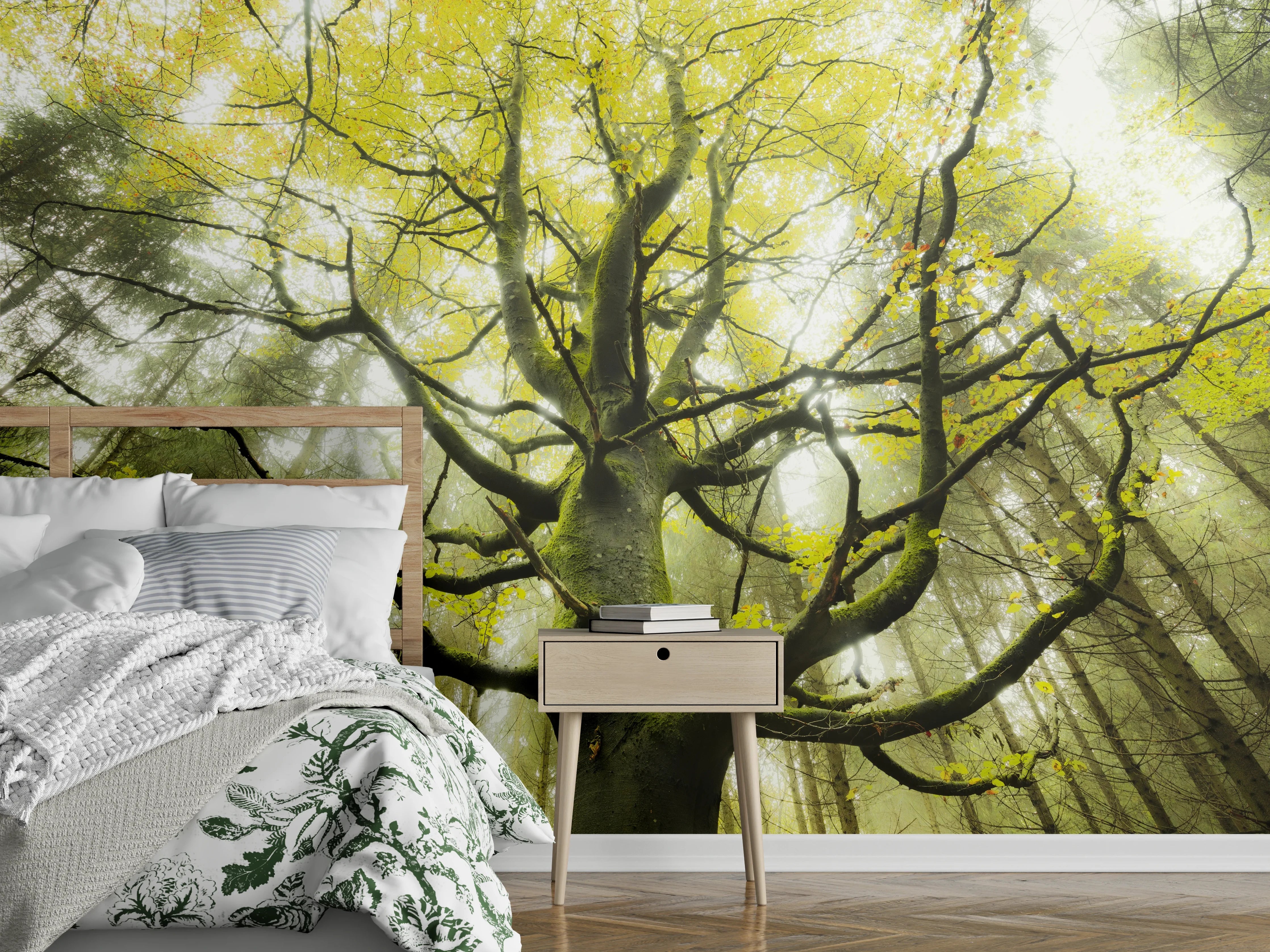 Wandverkleidung Schlafzimmer - Silberne Schatten im lichten Forst