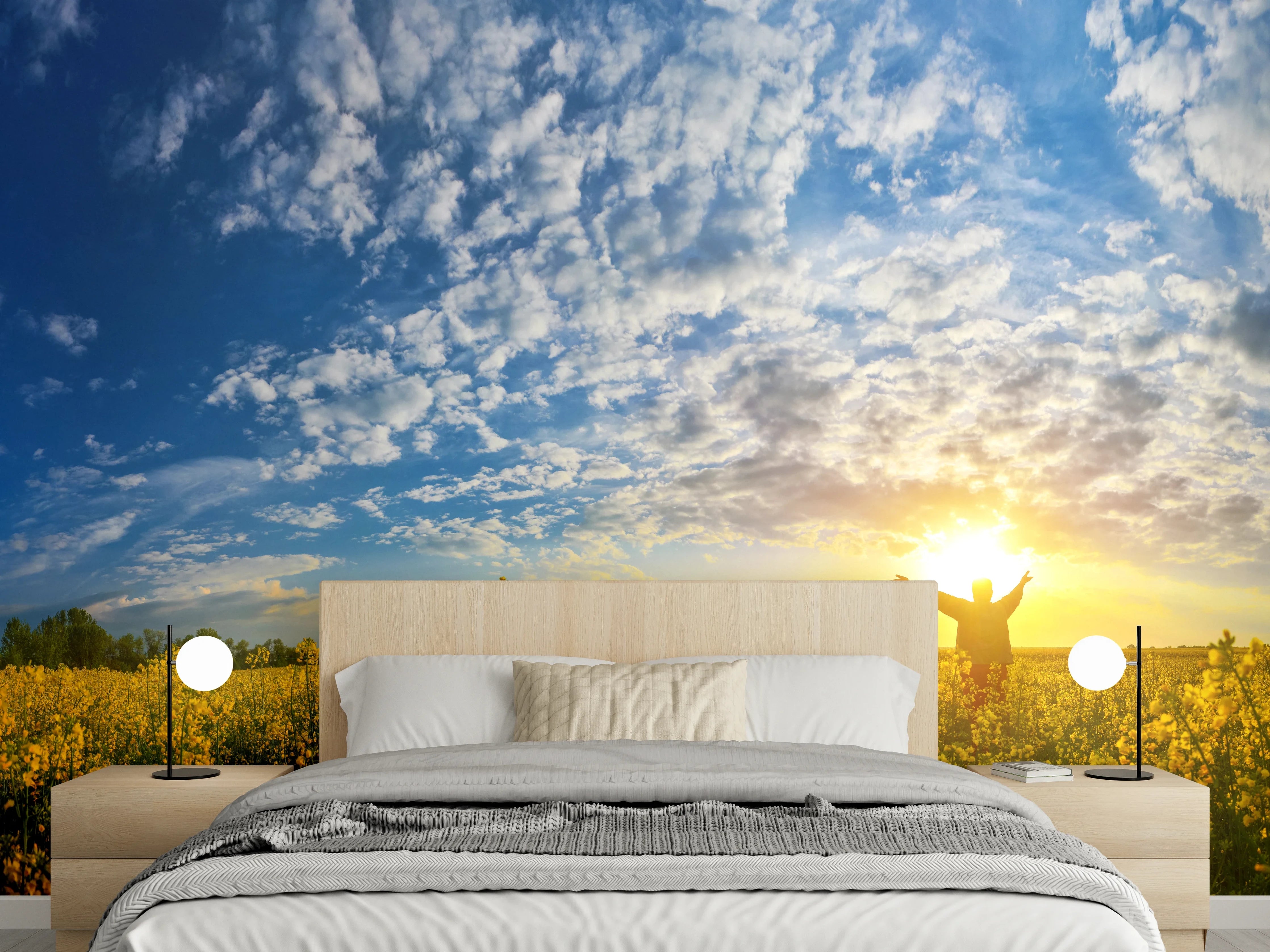 Wandverkleidung Schlafzimmer - Sommerliche Blumenwiese unter blauem Himmel