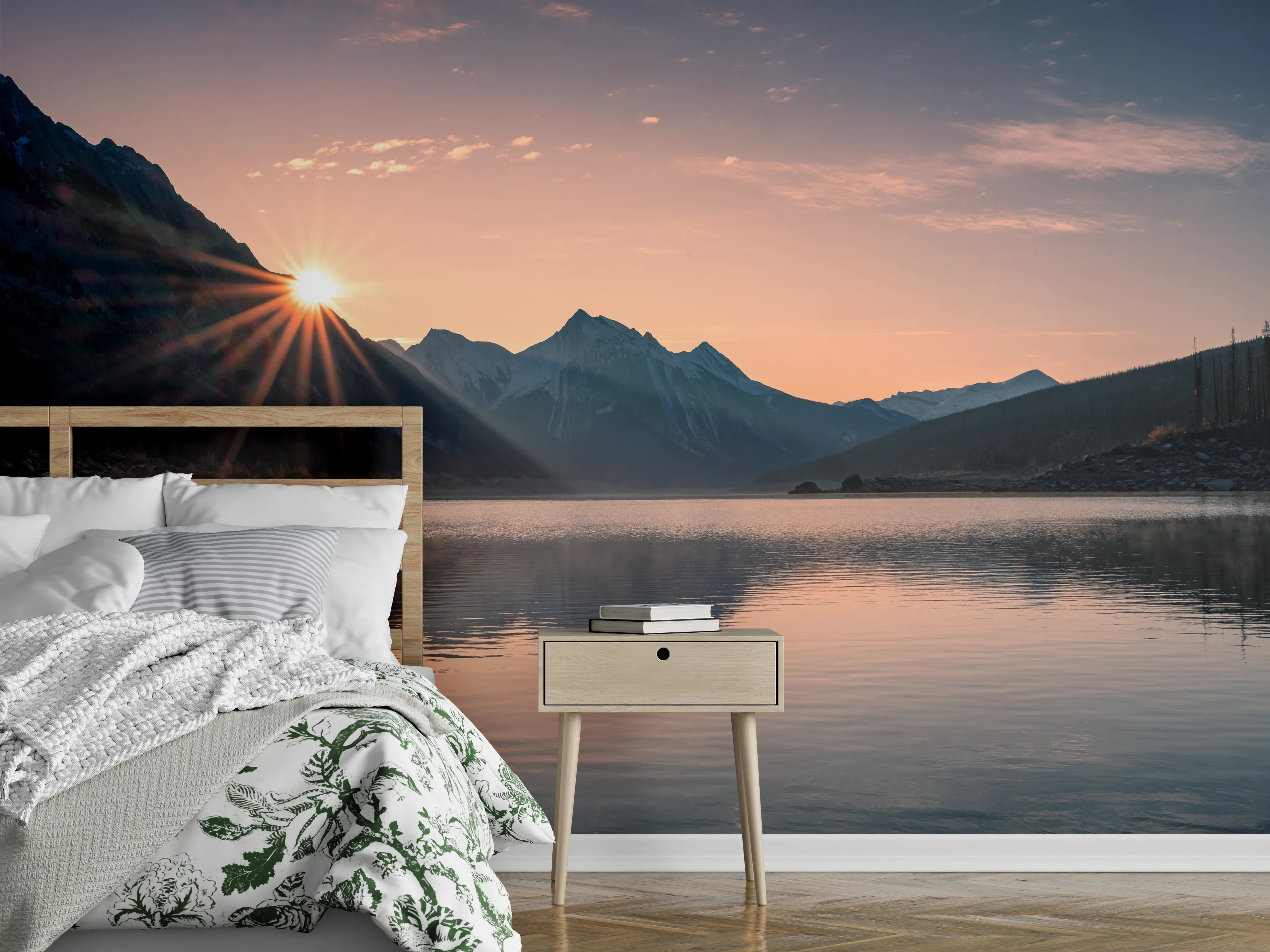 Wandverkleidung Schlafzimmer - Sonnenaufgang über Bergsee Panorama