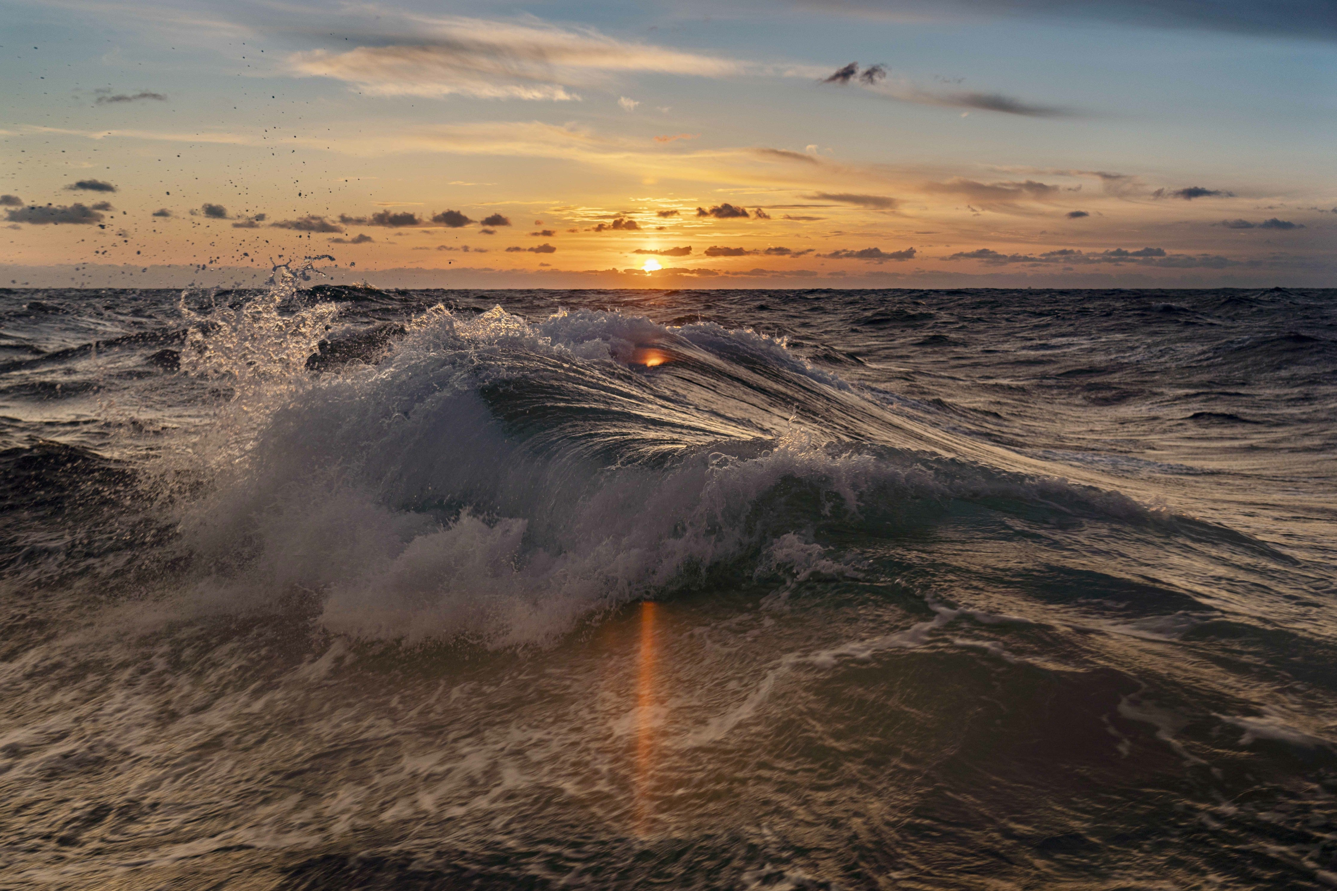 Wandverkleidung Schlafzimmer-Sonnenuntergang am Meer – Wellenbild