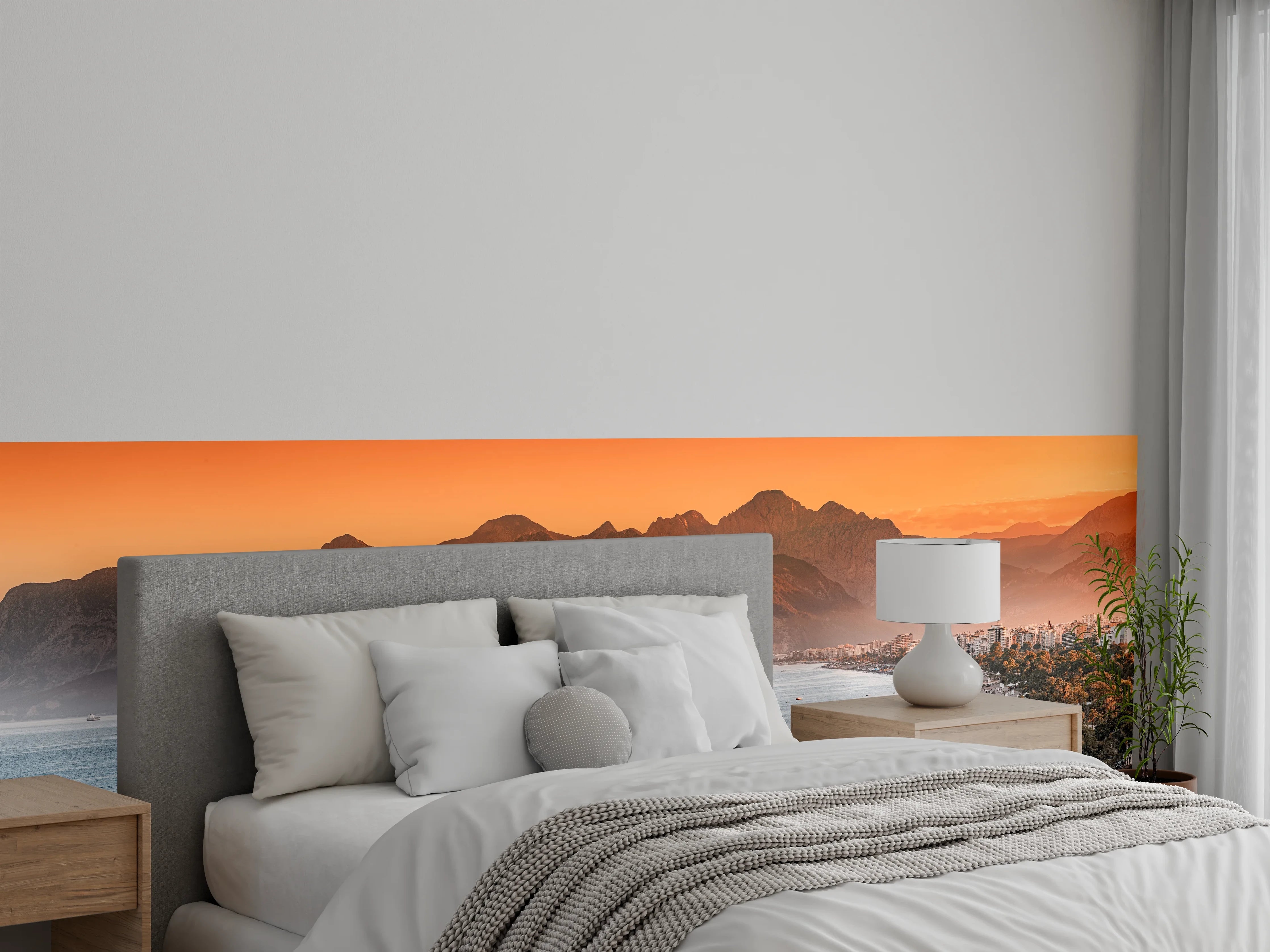 Wandverkleidung Schlafzimmer - Sonnenuntergangspanorama am Strand mit Bergen