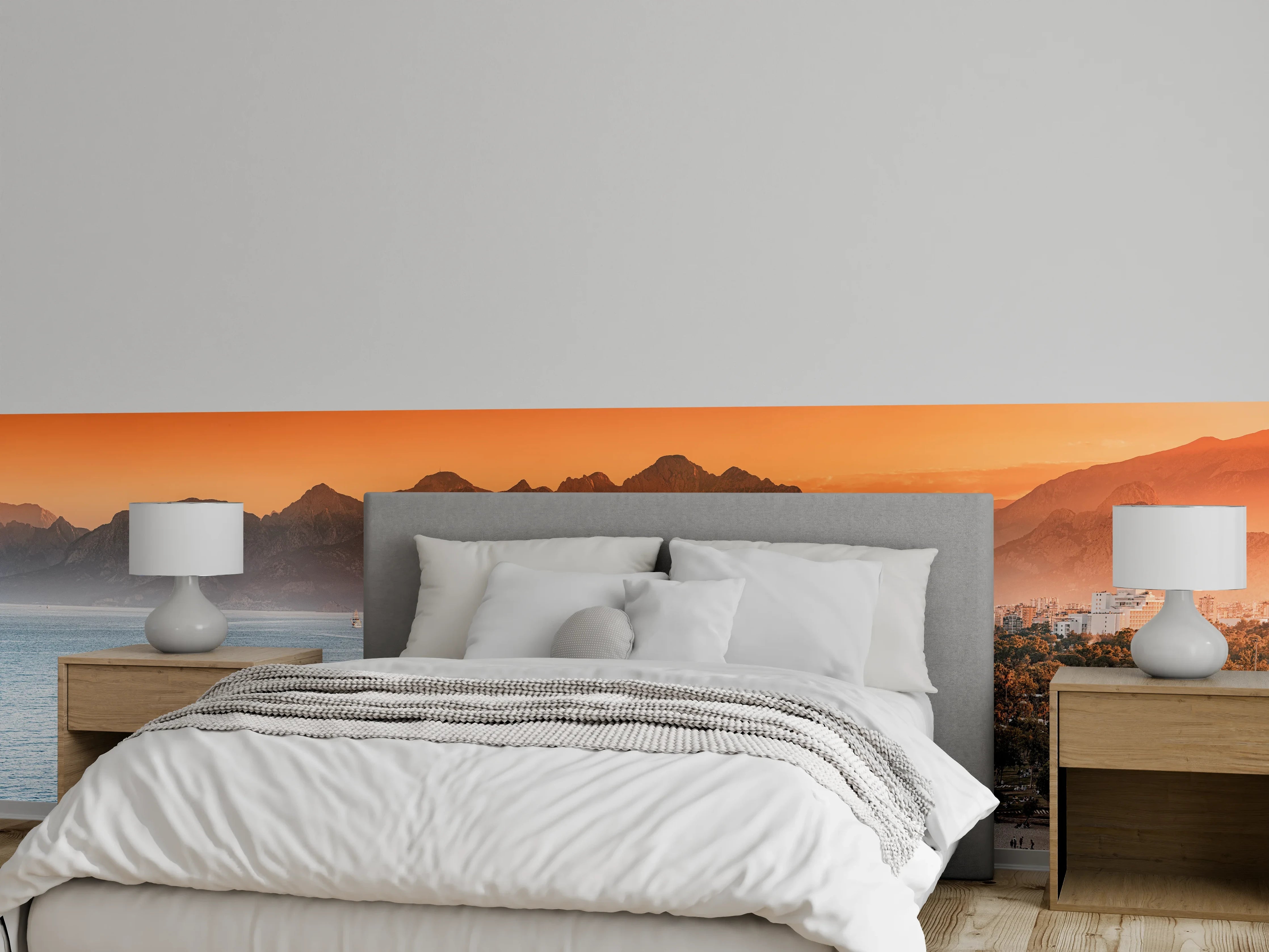 Wandverkleidung Schlafzimmer - Sonnenuntergangspanorama am Strand mit Bergen