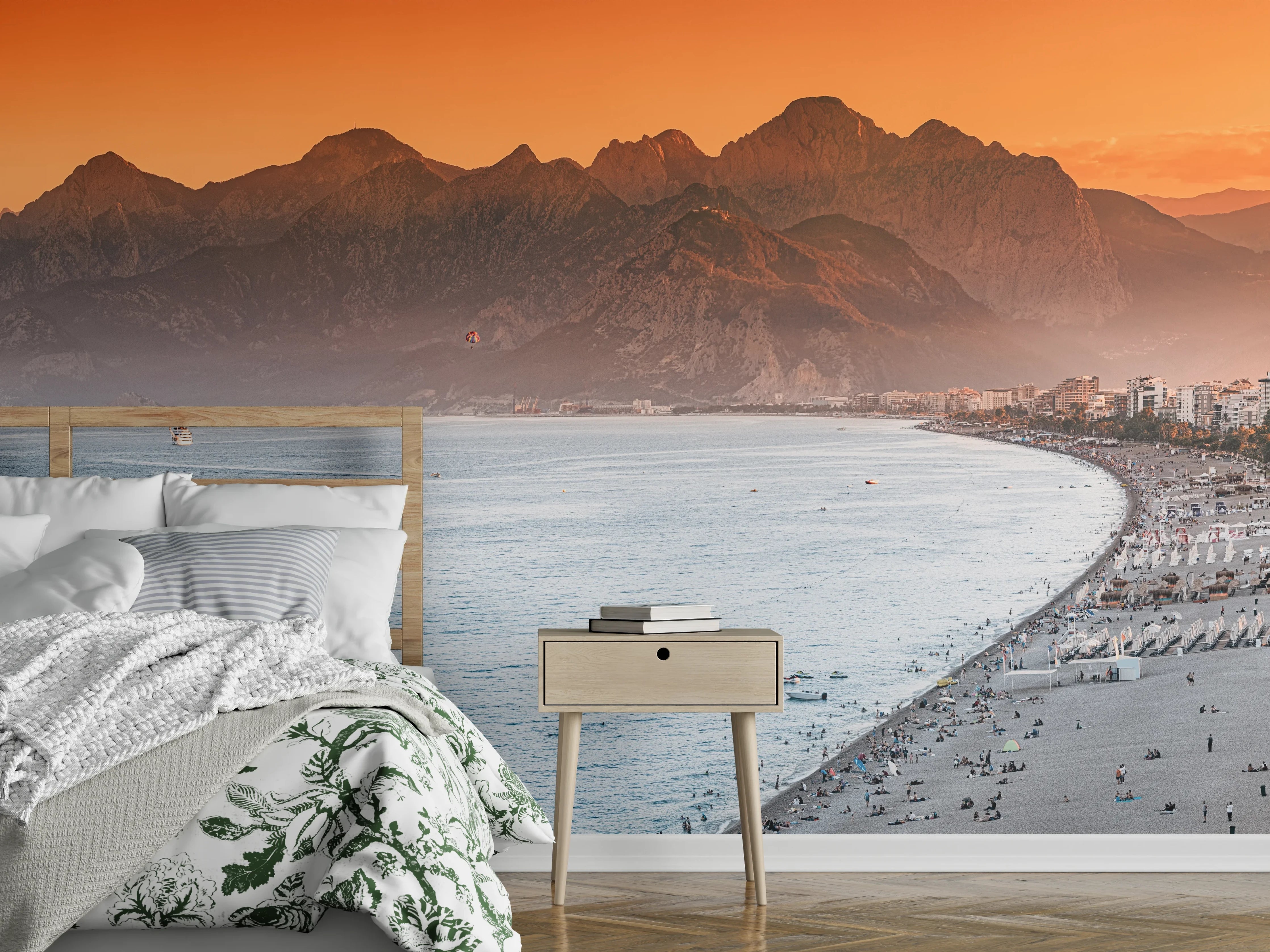 Wandverkleidung Schlafzimmer - Sonnenuntergangspanorama am Strand mit Bergen