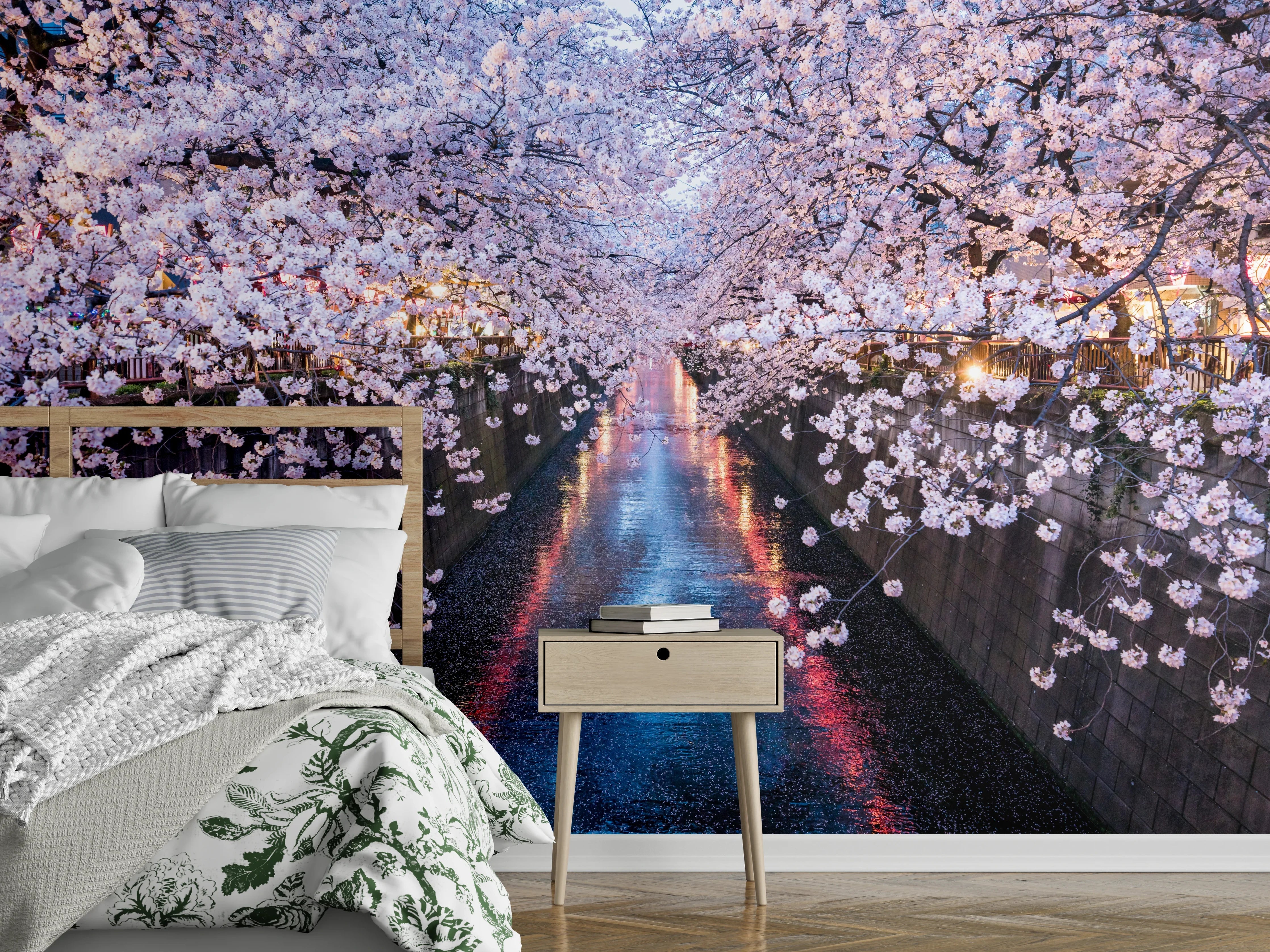 Wandverkleidung Schlafzimmer - Stadtfluss mit Kirschblütenbäumen