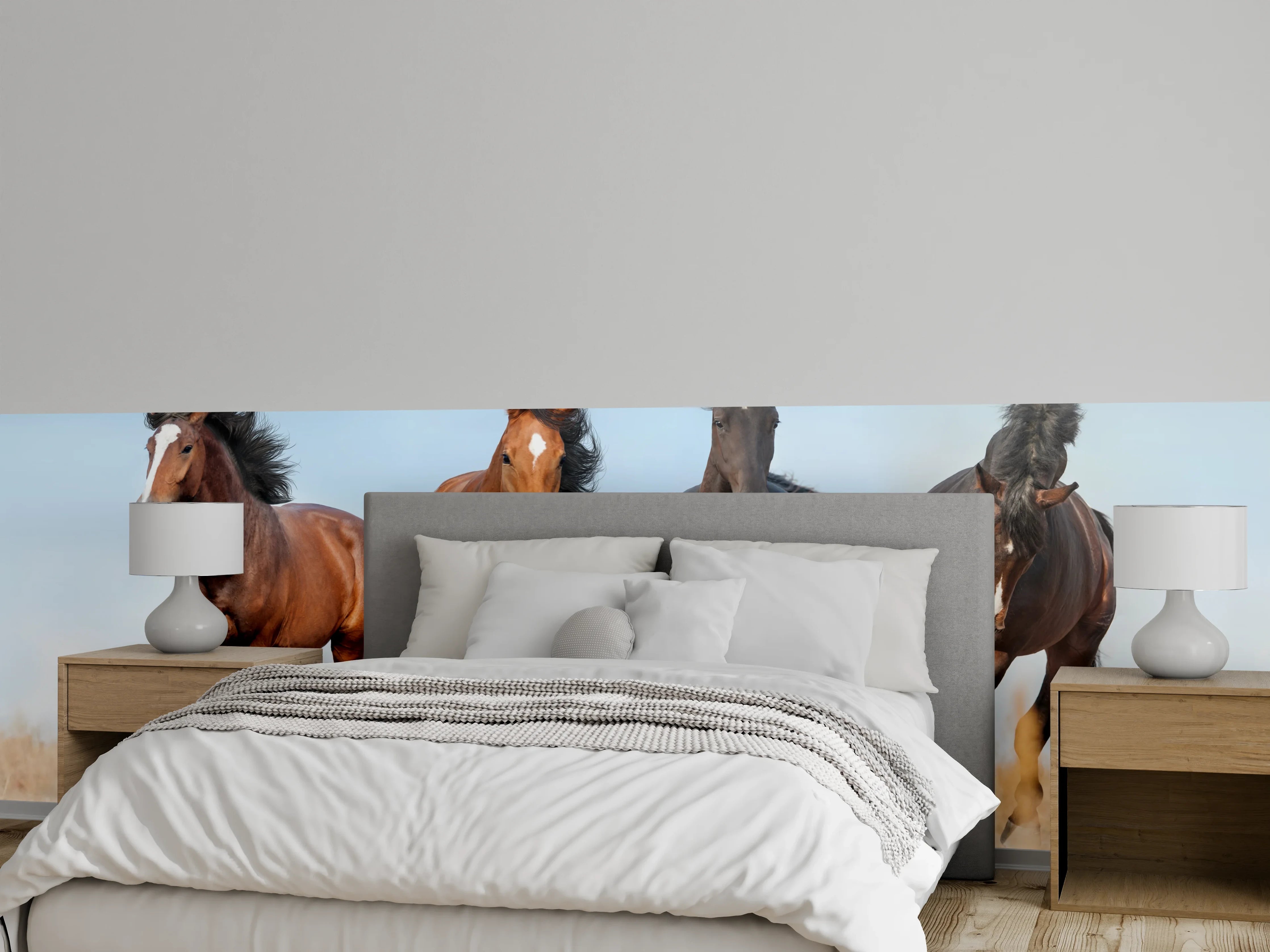 Wandverkleidung Schlafzimmer - Stolz trabende Pferde