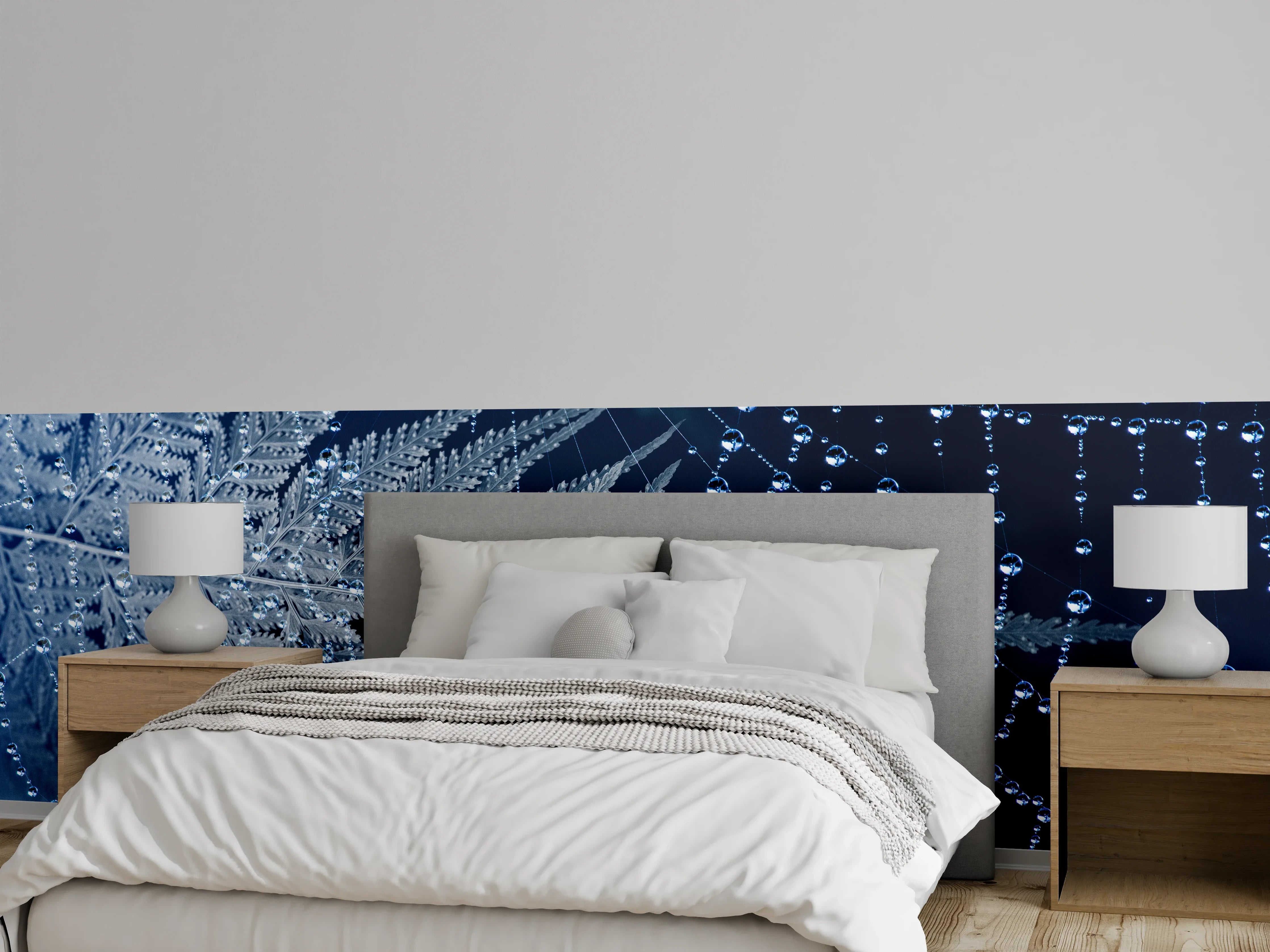 Wandverkleidung Schlafzimmer - Tautropfen auf Farn und Spinnennetz