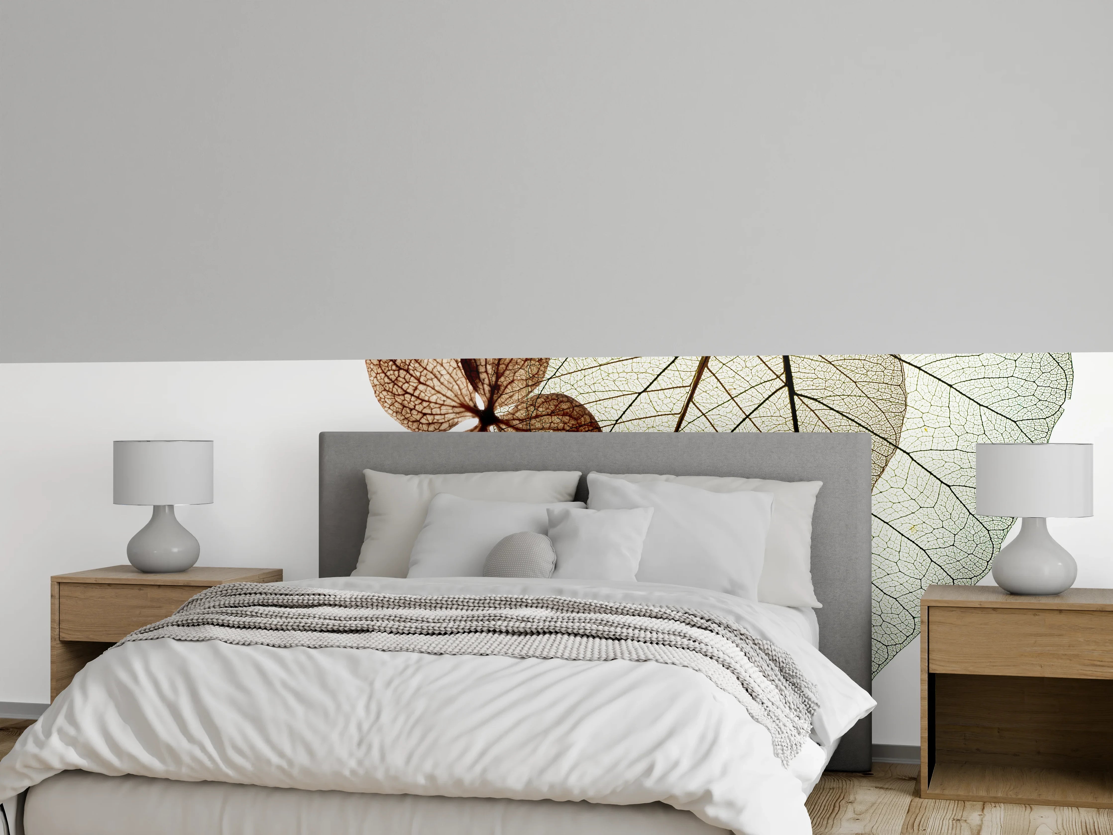 Wandverkleidung Schlafzimmer - Transparente Blätter und Blüten auf Weiß