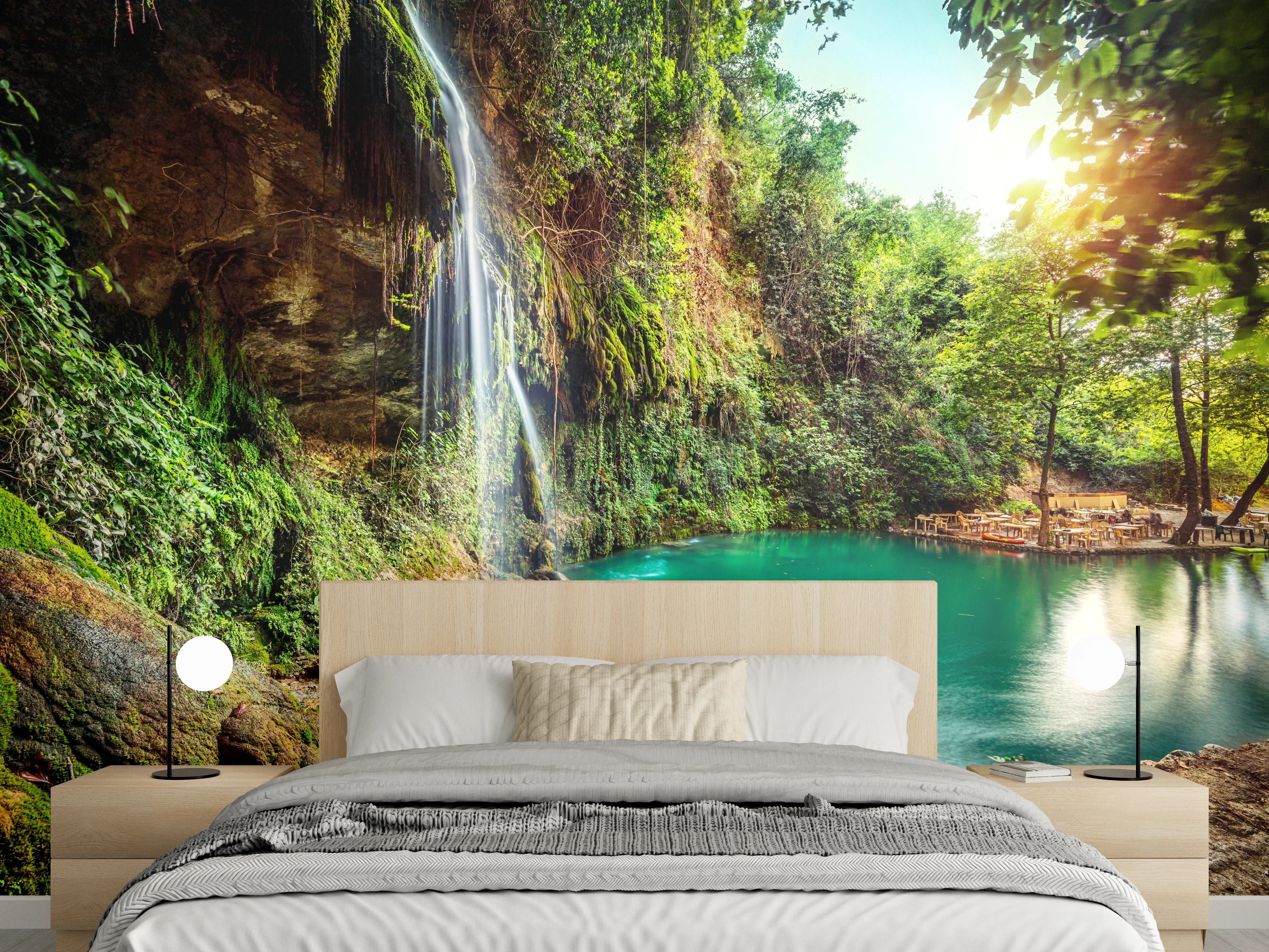 Wandverkleidung Schlafzimmer - Türkiser Wasserfall im Grünen