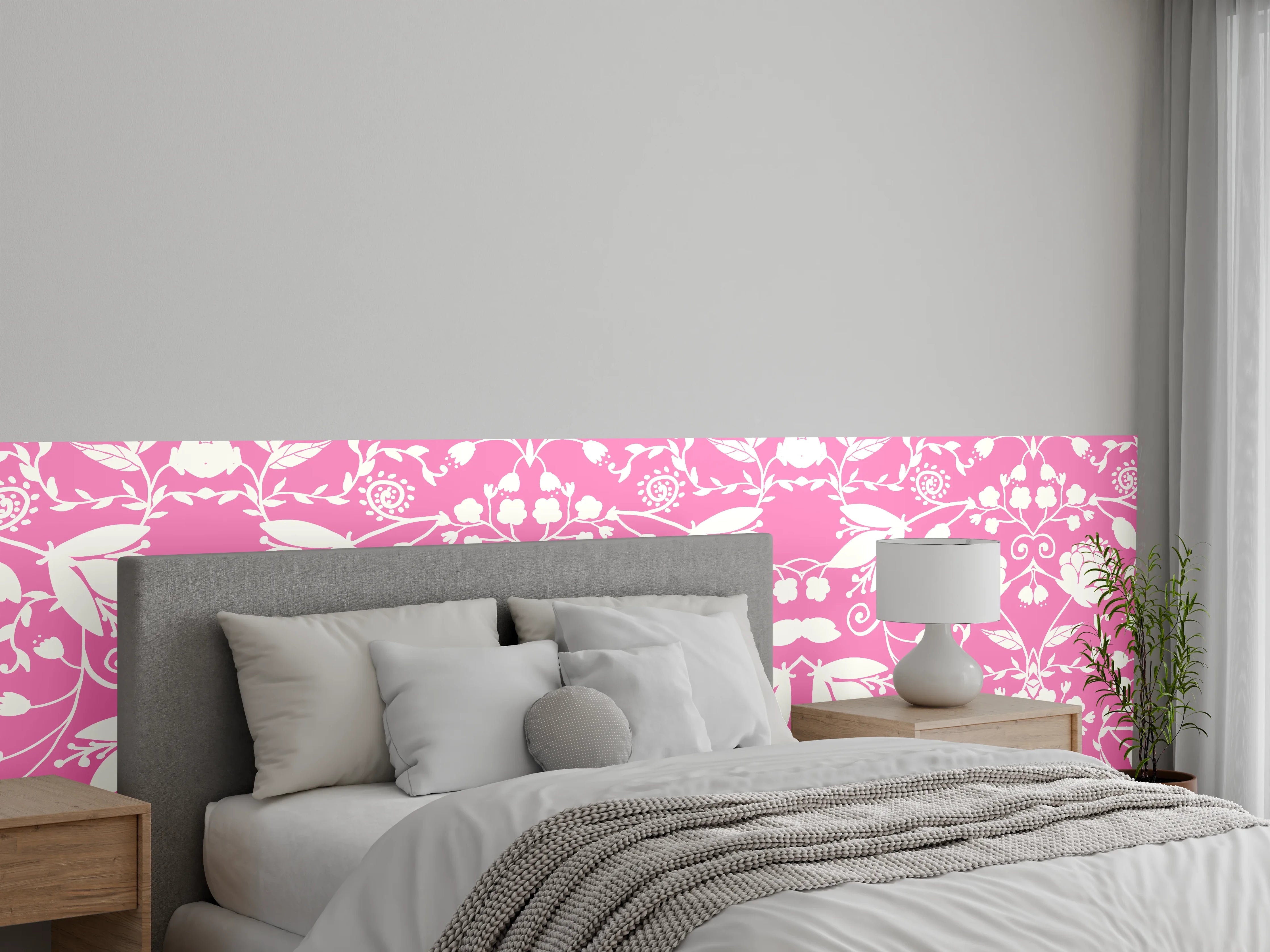 Wandverkleidung Schlafzimmer - Verspielte Blumenmuster in Rosa und Weiß