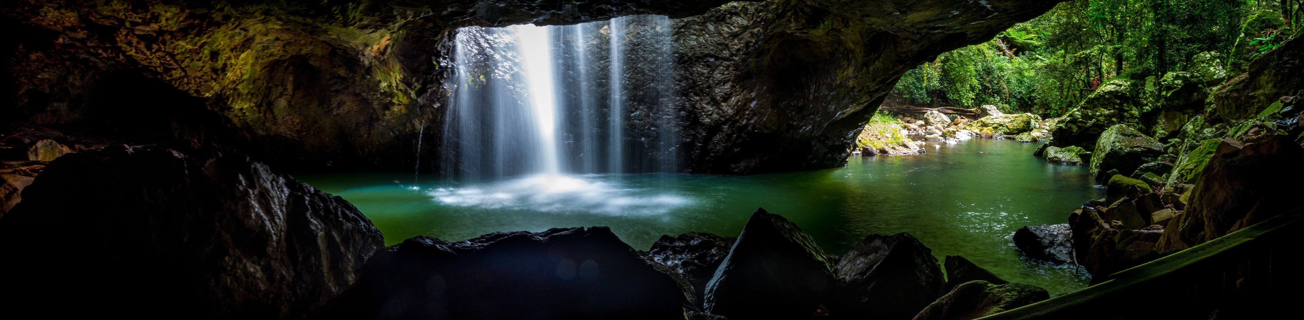 Wandverkleidung Schlafzimmer-Wasserfall in der Höhle