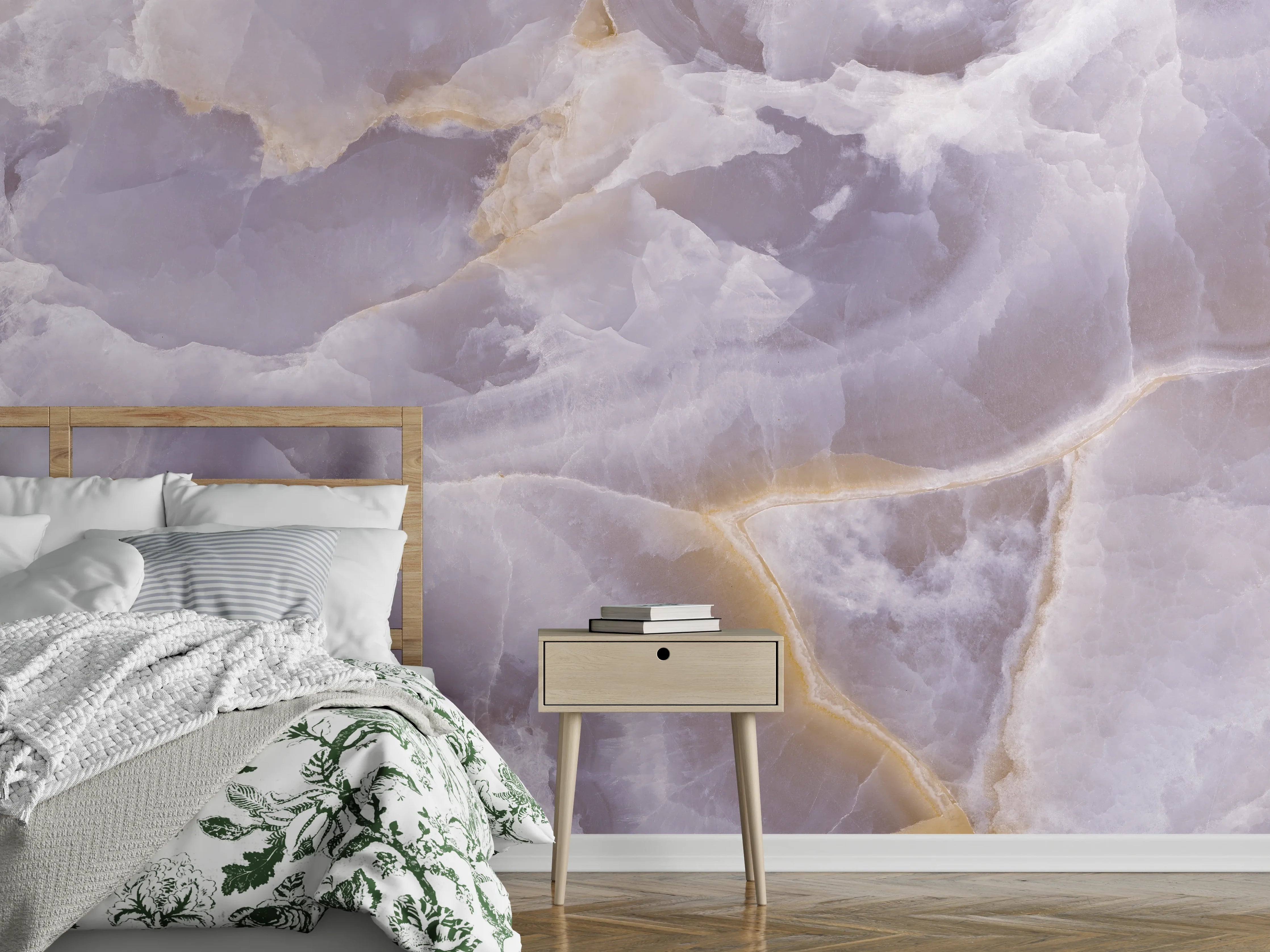 Wandverkleidung Schlafzimmer - Weißer, grauer Marmor mit goldenen Akzenten