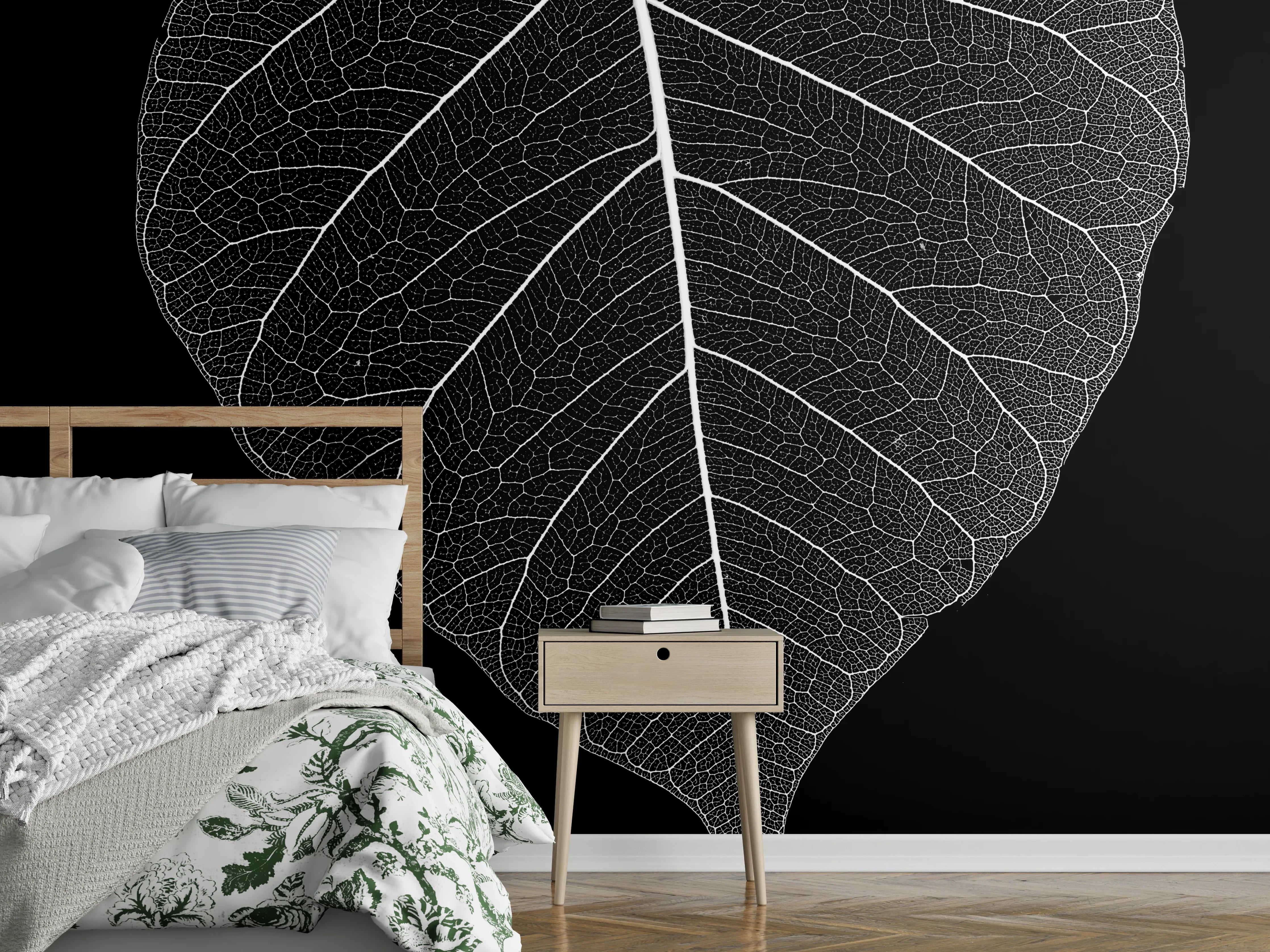 Wandverkleidung Schlafzimmer - Weißes Skelettblatt auf Schwarz, elegant