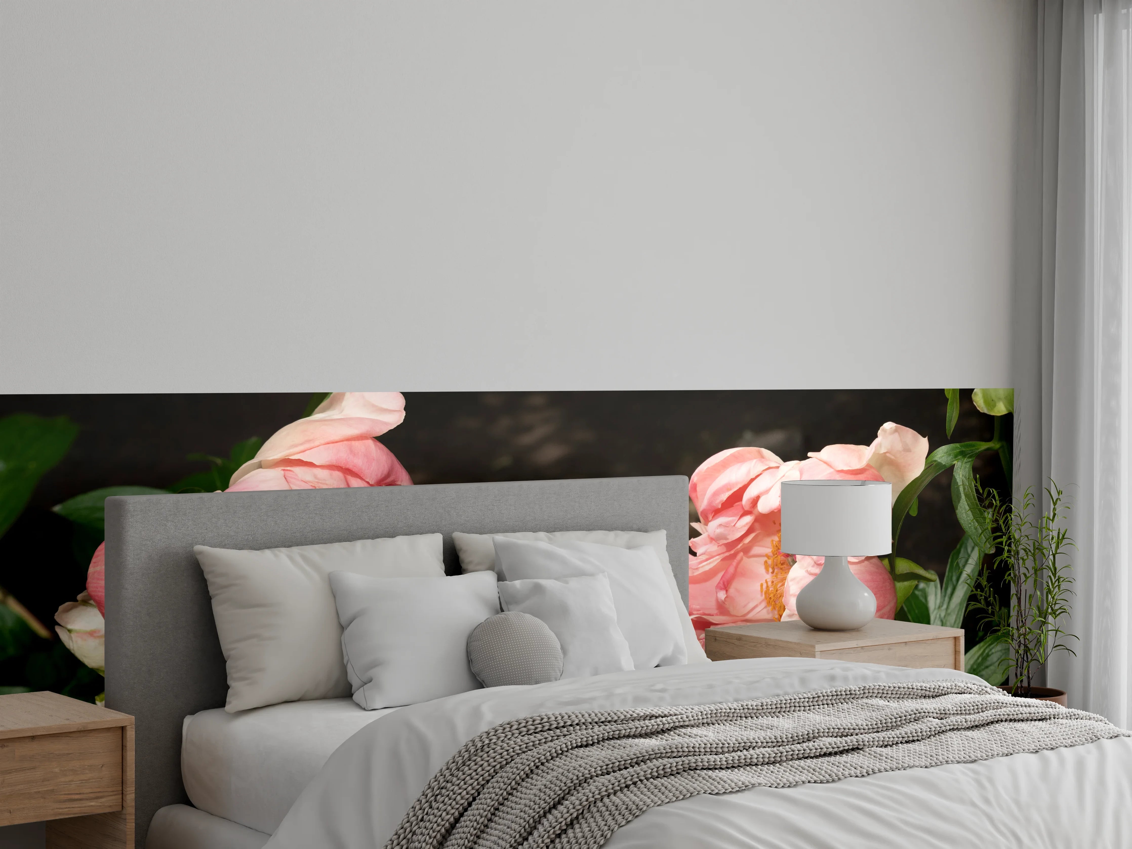 Wandverkleidung Schlafzimmer - Zwei rosa Pfingstrosen in einem alten Garten.