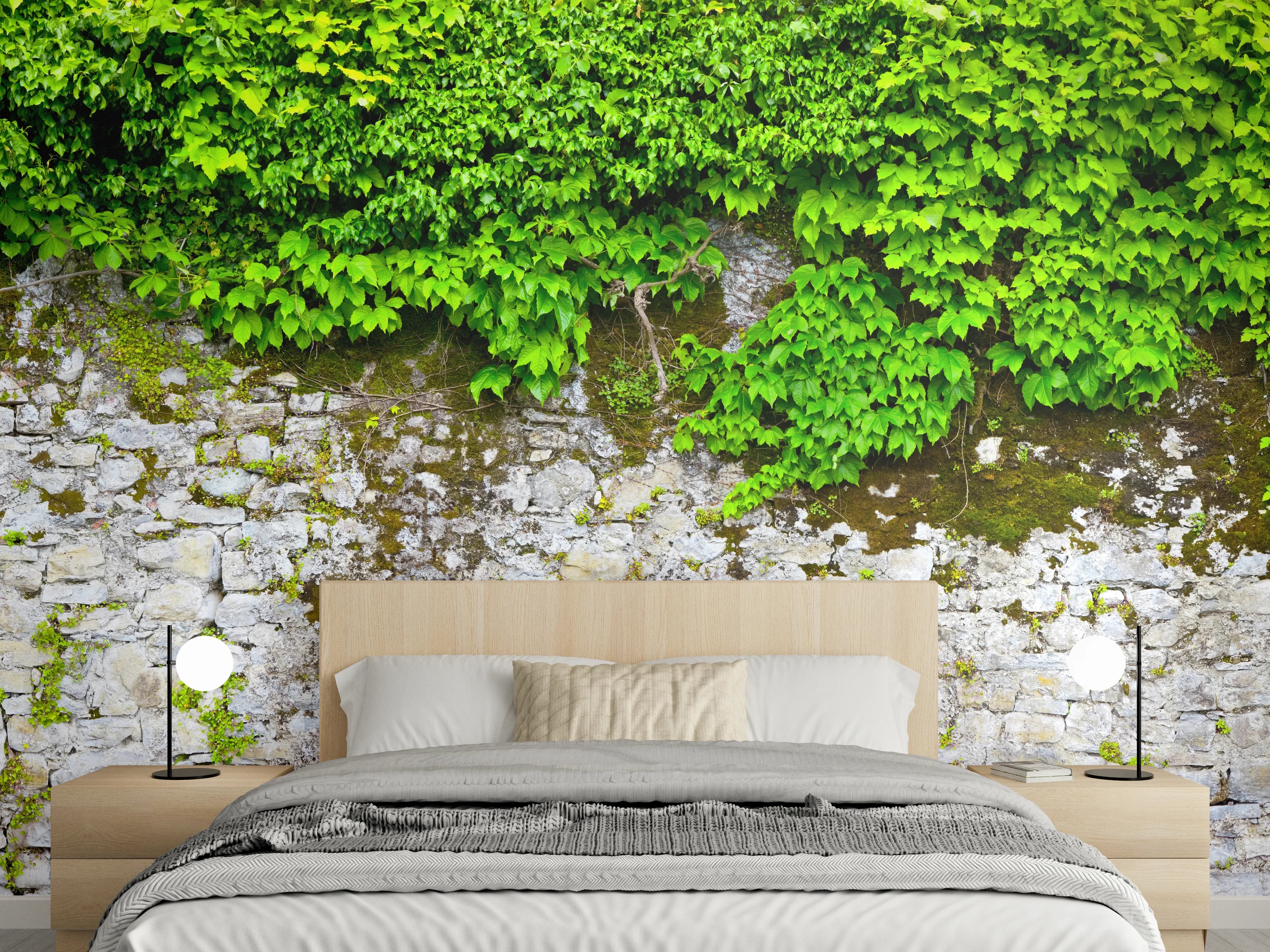 Wandverkleidung Schlafzimmer - überwucherte Burgmauer
